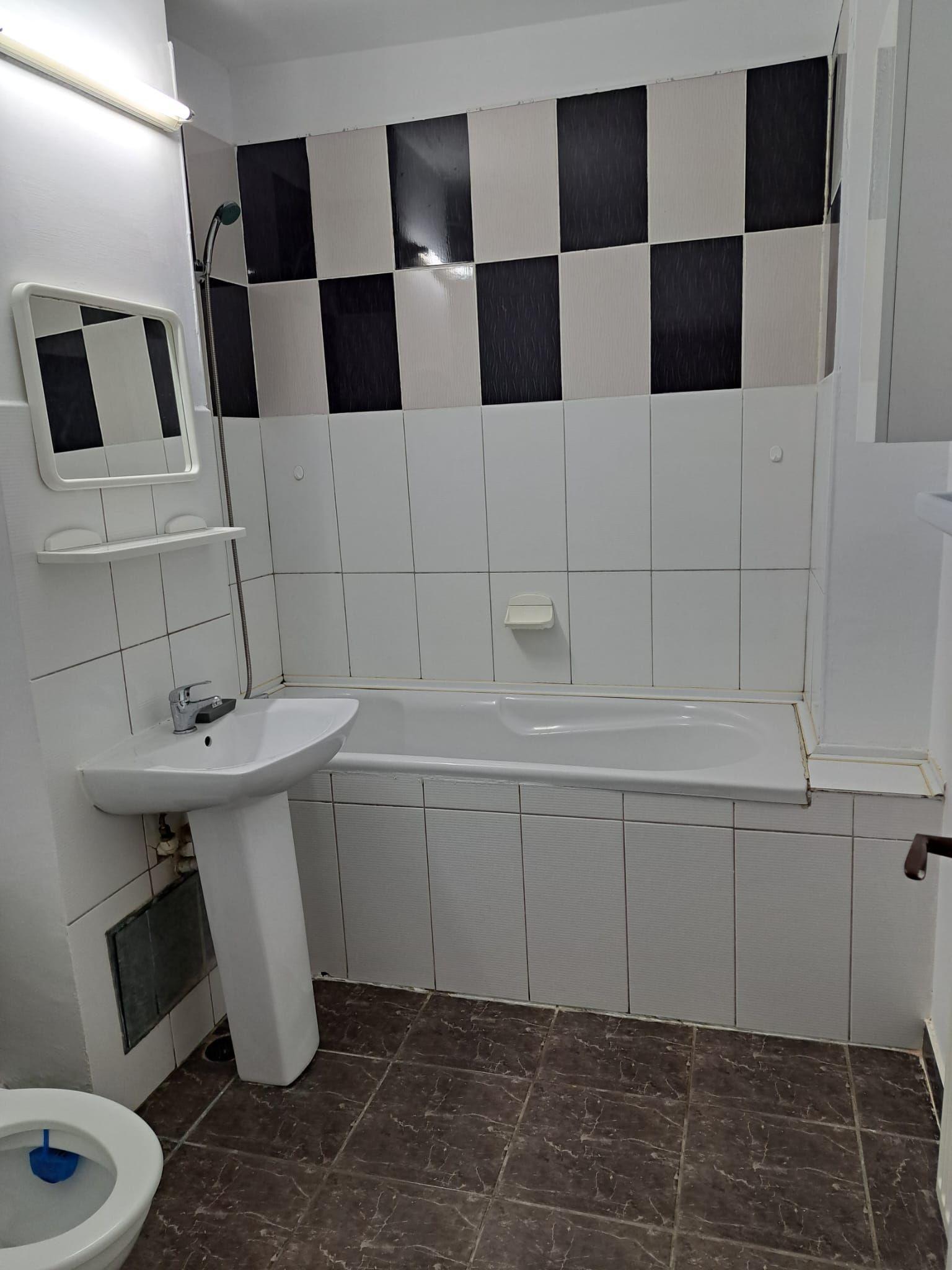 De inchiriat apartament cu o camera, Gara, etaj 4, 300 euro - 3
