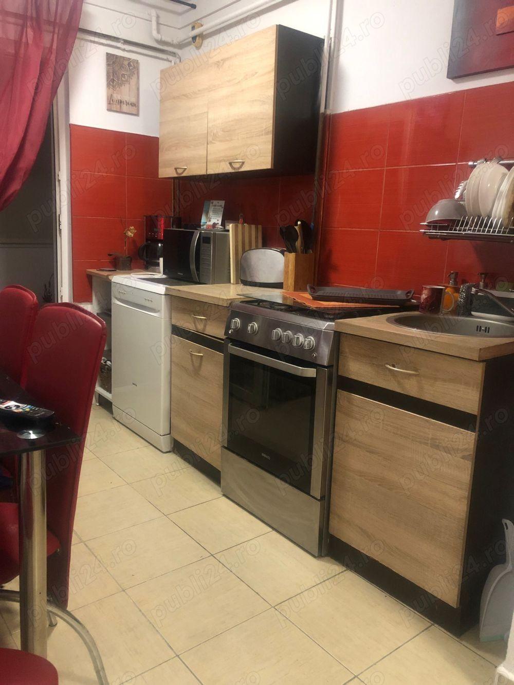Apartament cu 3 camere de vanzare sau de inchiriat - 1