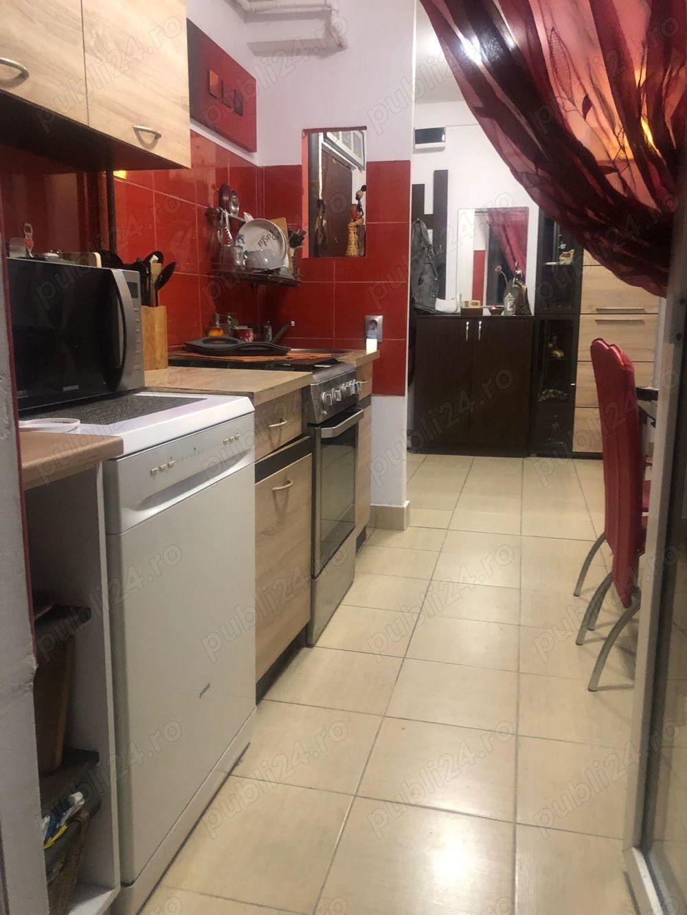 Apartament cu 3 camere de vanzare sau de inchiriat - 2