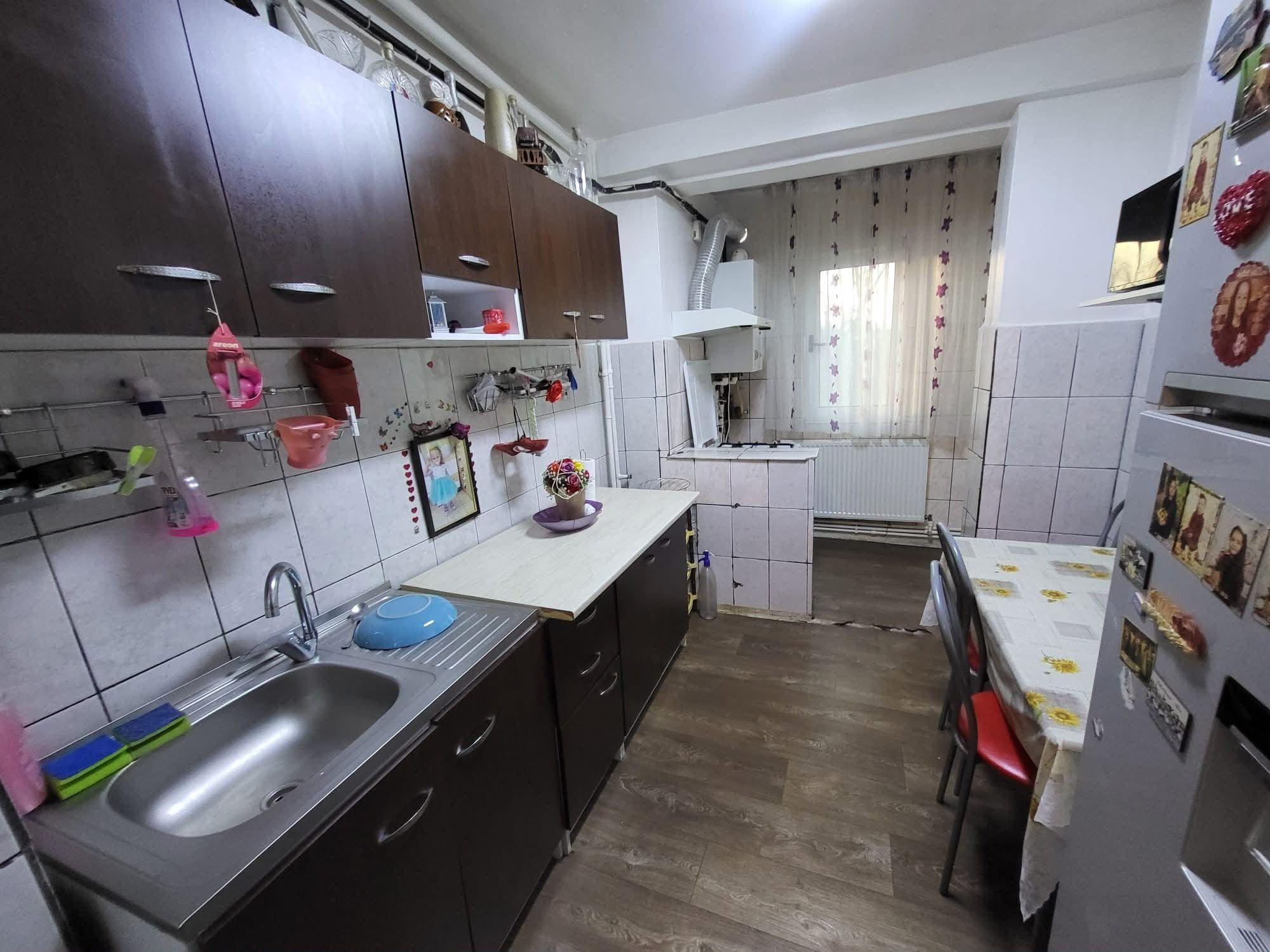 Apartament 3 camere, în Țiglina 3 - 5