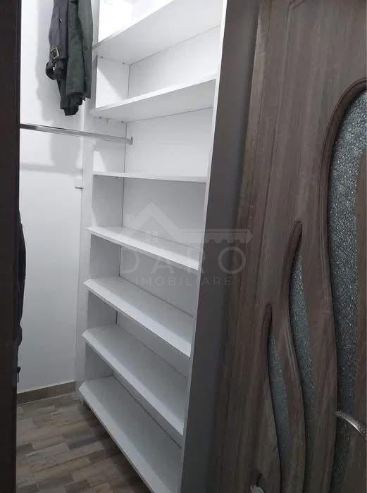 Închiriez apartament 2 camere + loc de parcare - 4