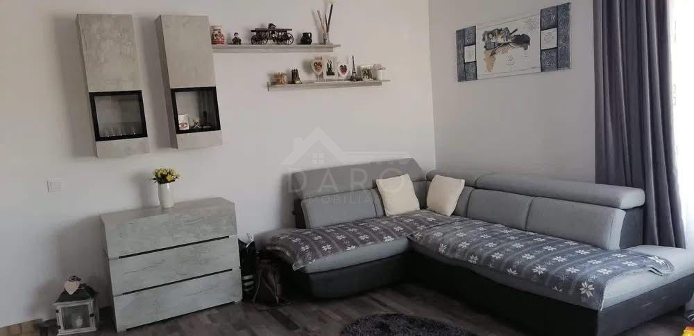 Închiriez apartament 2 camere + loc de parcare - 3