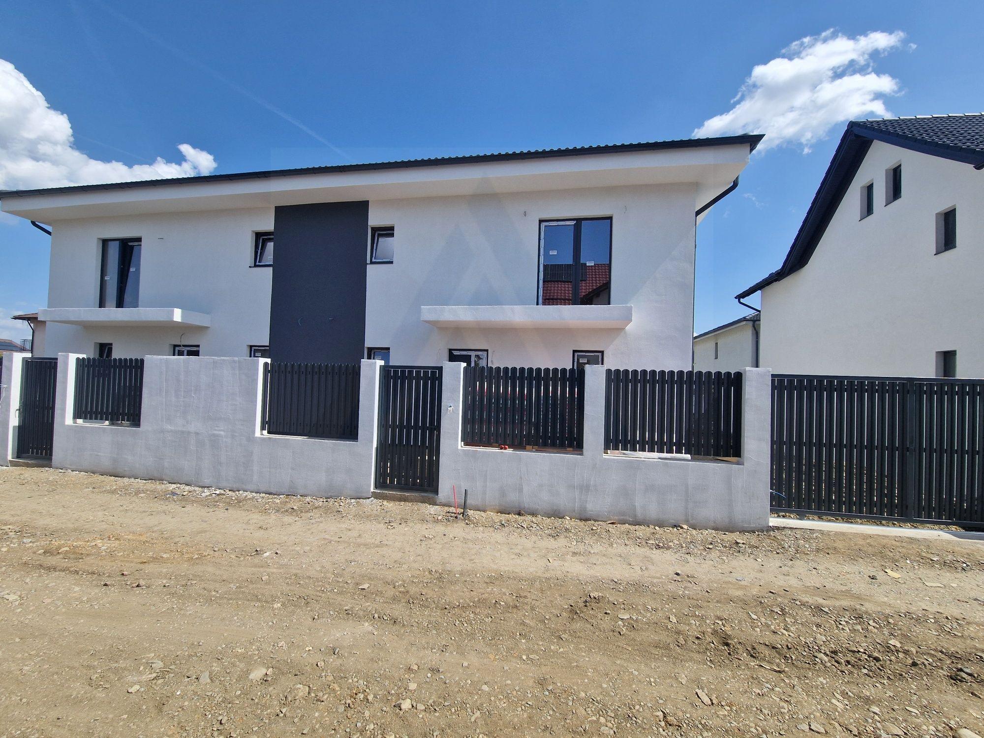 Casa tip duplex 125 mp utili 4 camere curte libera 138 mp in Selimbar - 1
