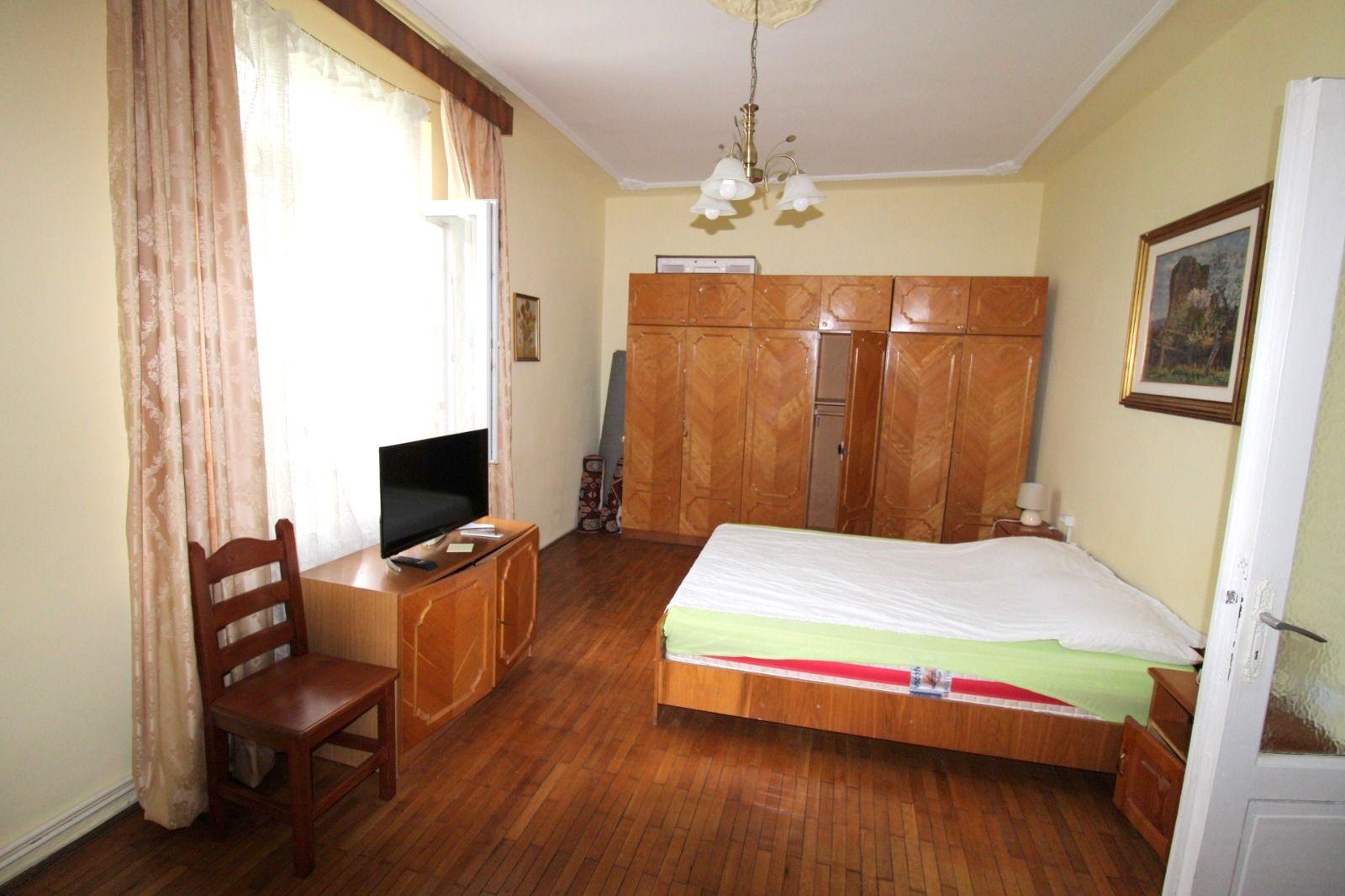 De inchiriat apartament cu 2 camere Gradina Publica et. 4, 300 euro - 3