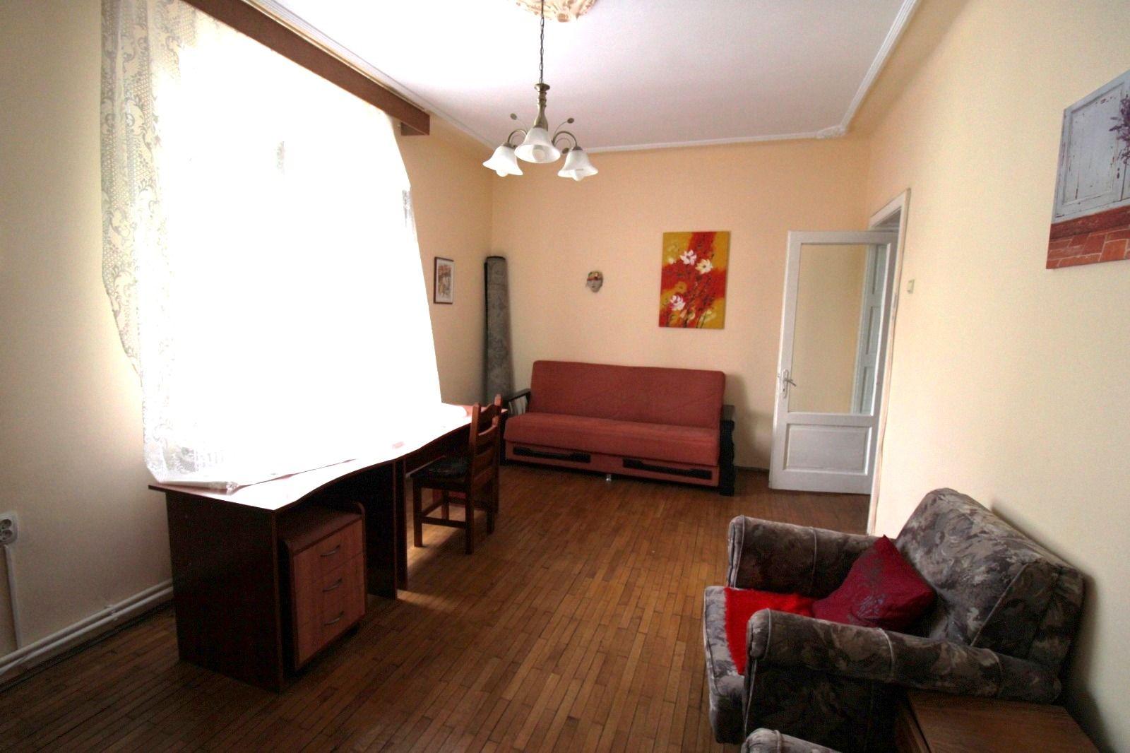 De inchiriat apartament cu 2 camere Gradina Publica et. 4, 300 euro - 1