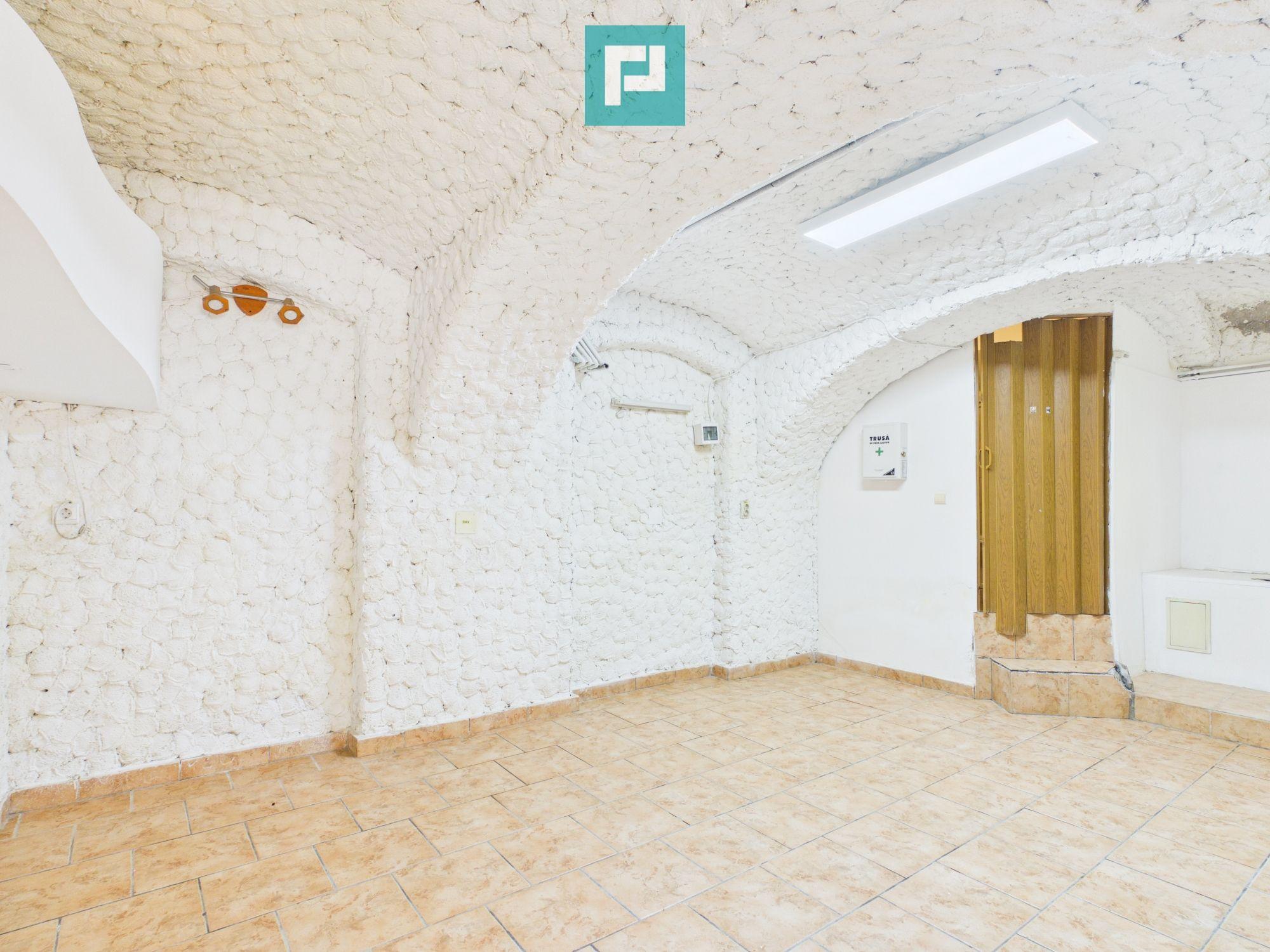 Spațiu comercial de 29 mp cu vad ultracentral - 1