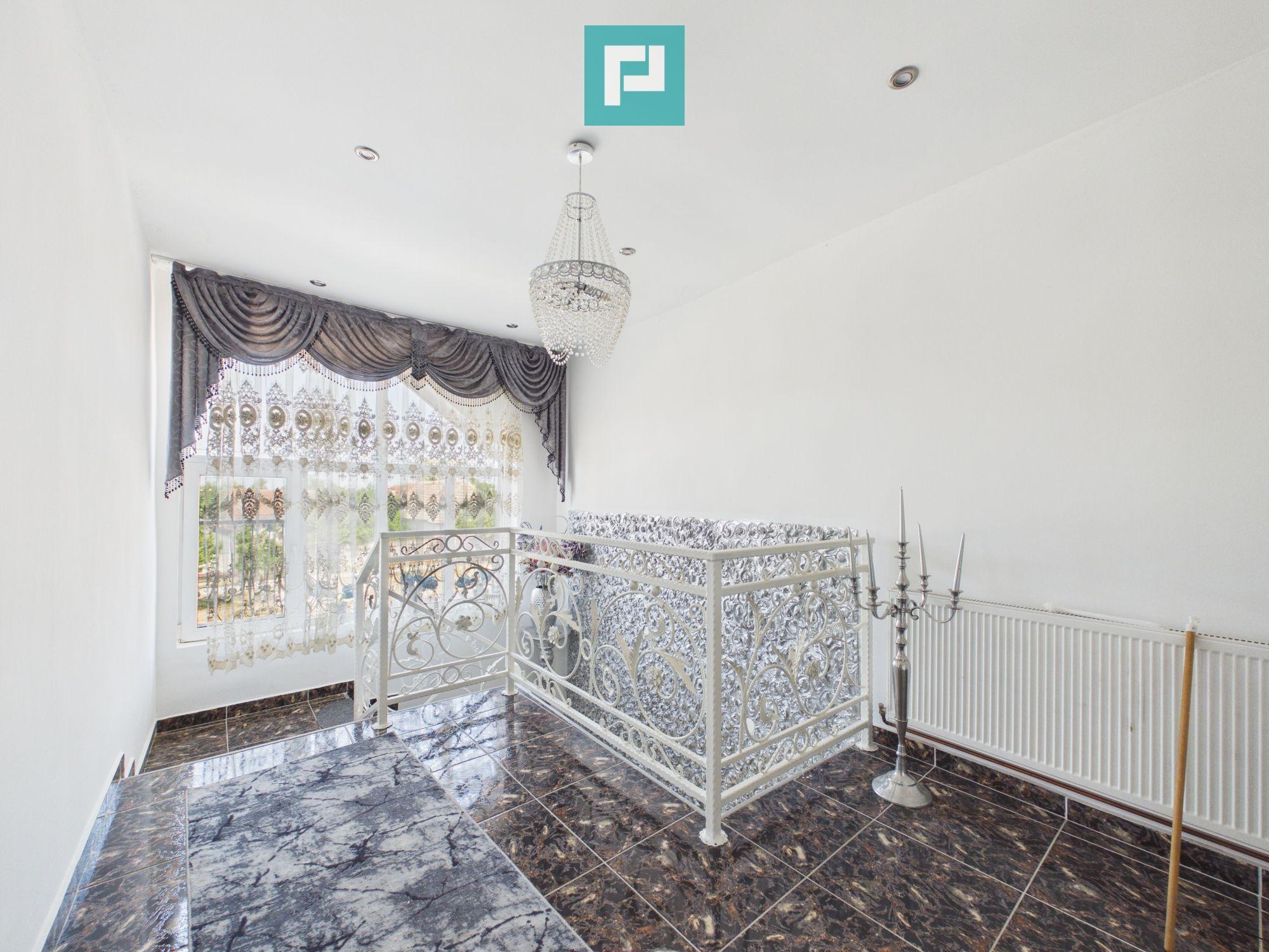 Casă de vânzare în Vânători jud. Arad - 3