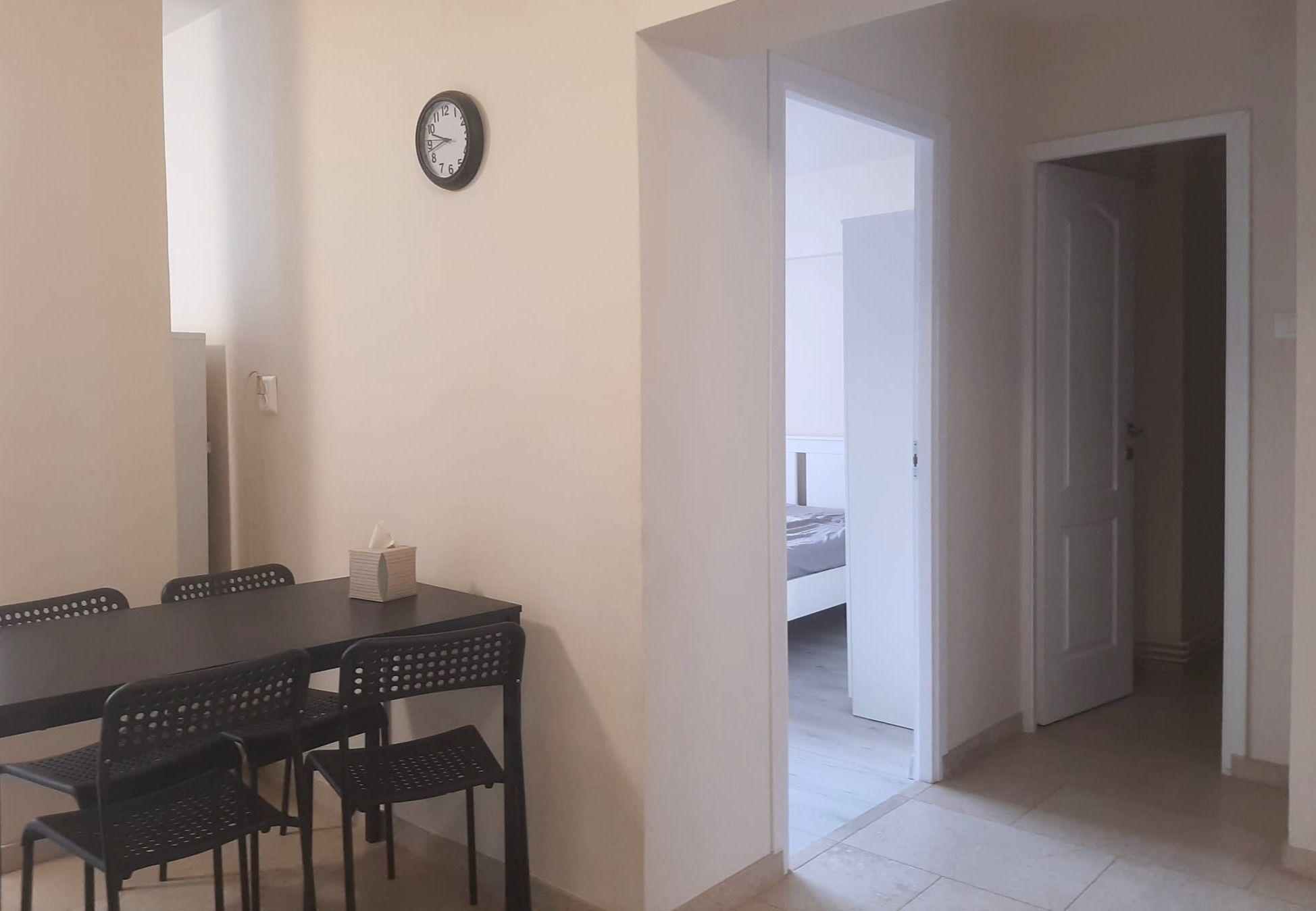 Vanzare 3 camere complet renovat zona pietonala Racadau - 10