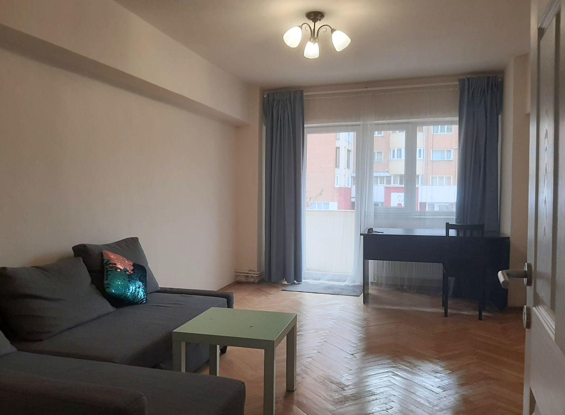 Vanzare 3 camere complet renovat zona pietonala Racadau - 3