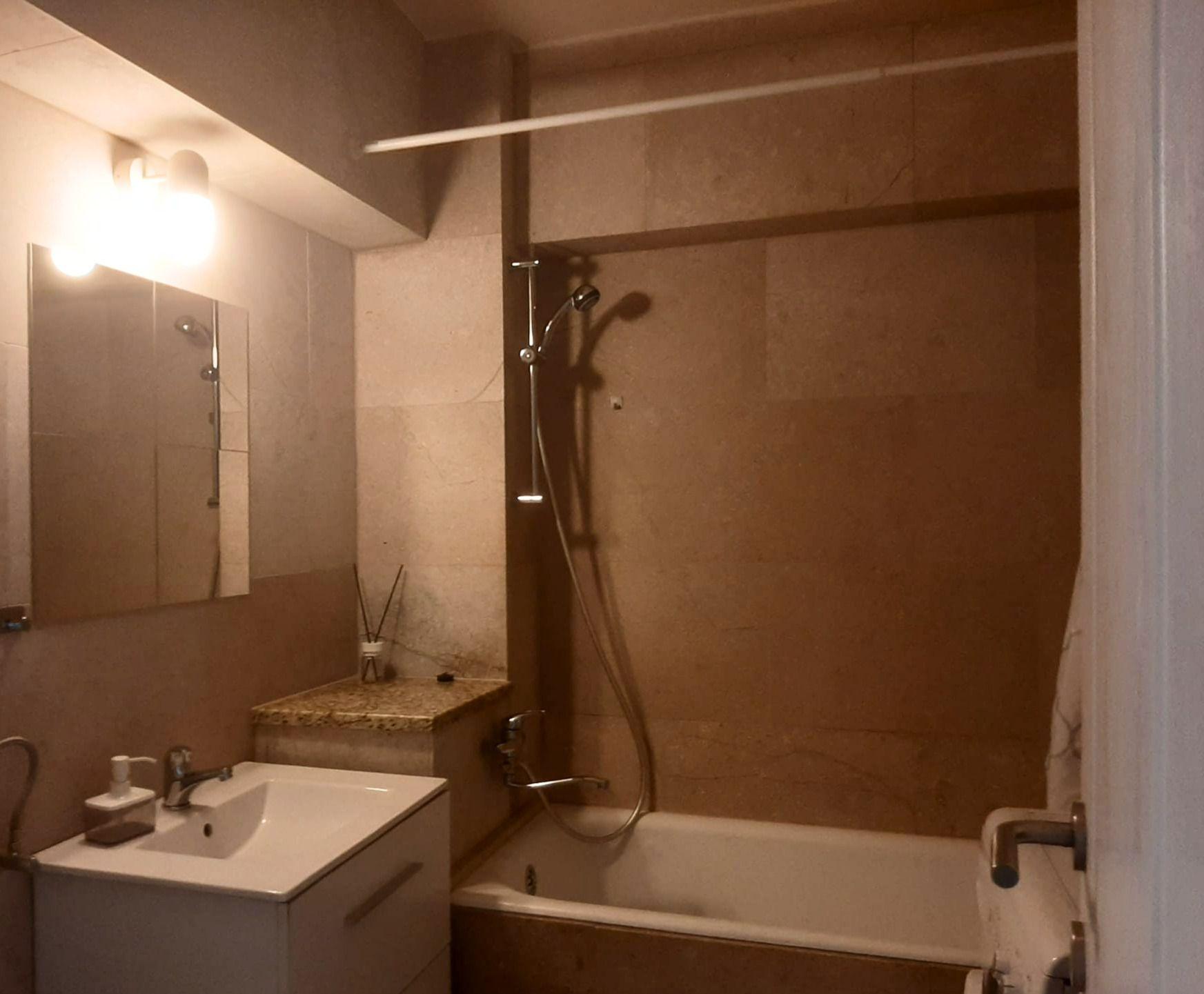Vanzare 3 camere complet renovat zona pietonala Racadau - 17
