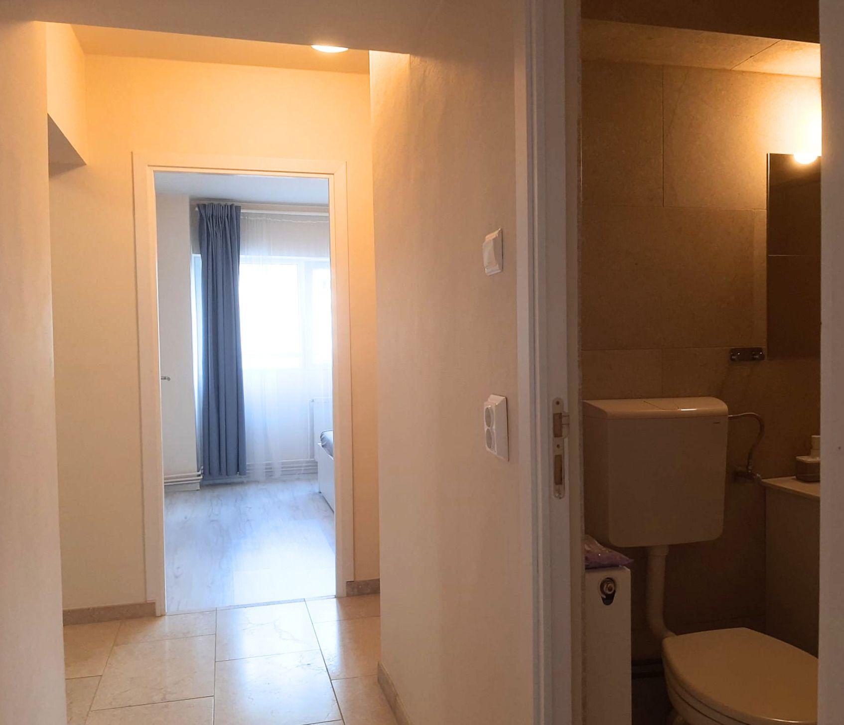 Vanzare 3 camere complet renovat zona pietonala Racadau - 16