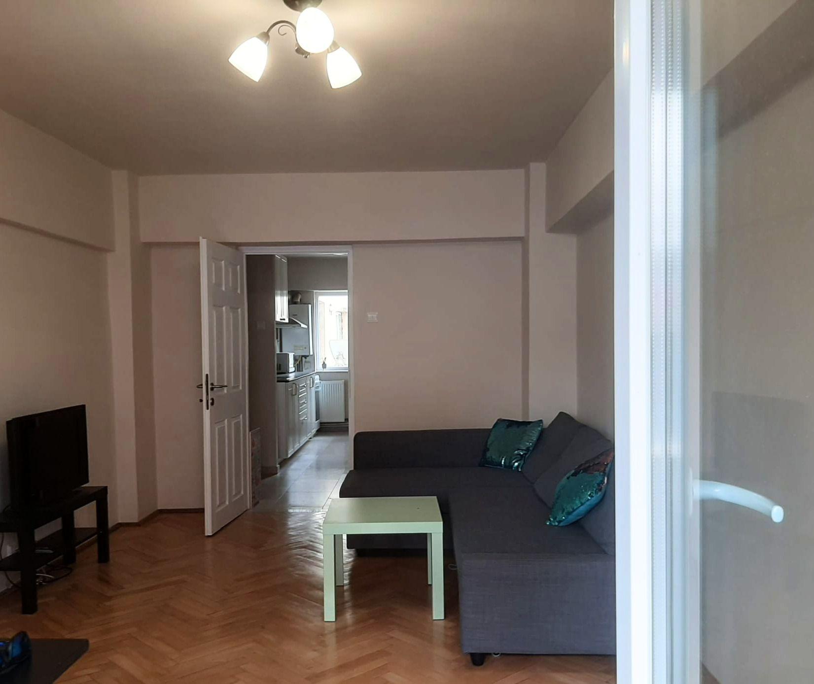 Vanzare 3 camere complet renovat zona pietonala Racadau - 7