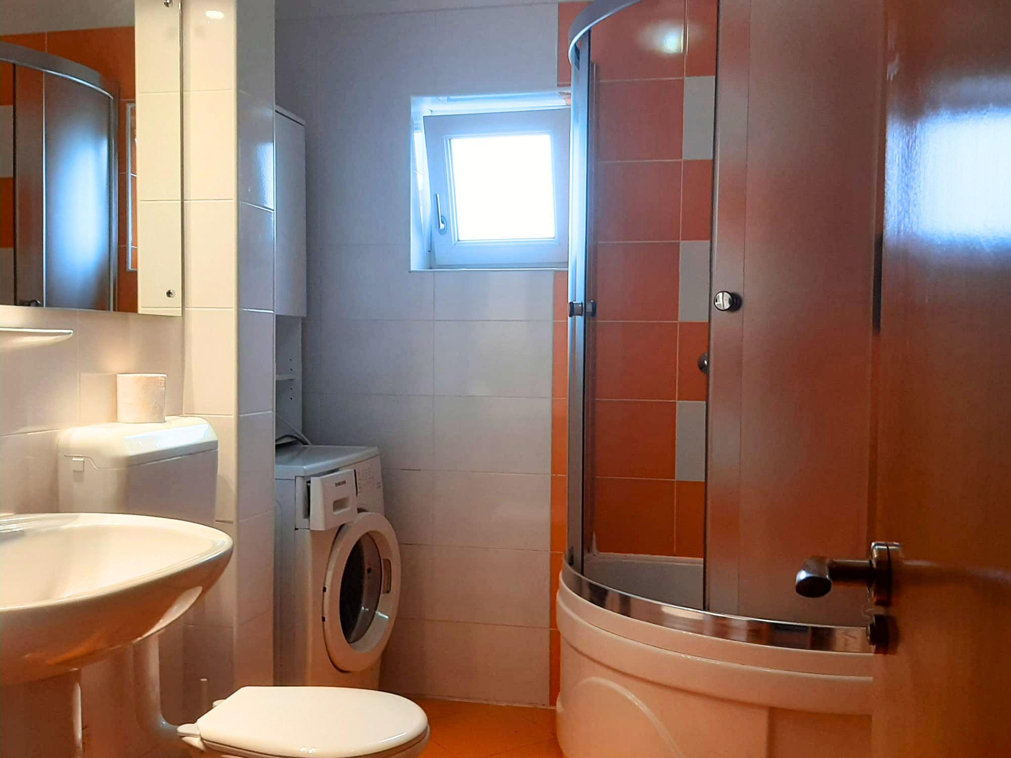 Apartament Renovat 2 Camere + Boxă 7 MP Vedere Superbă spre Tâmpa - 11