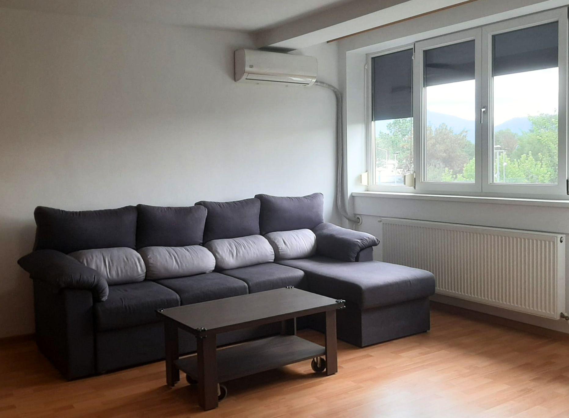Apartament Renovat 2 Camere + Boxă 7 MP Vedere Superbă spre Tâmpa - 1