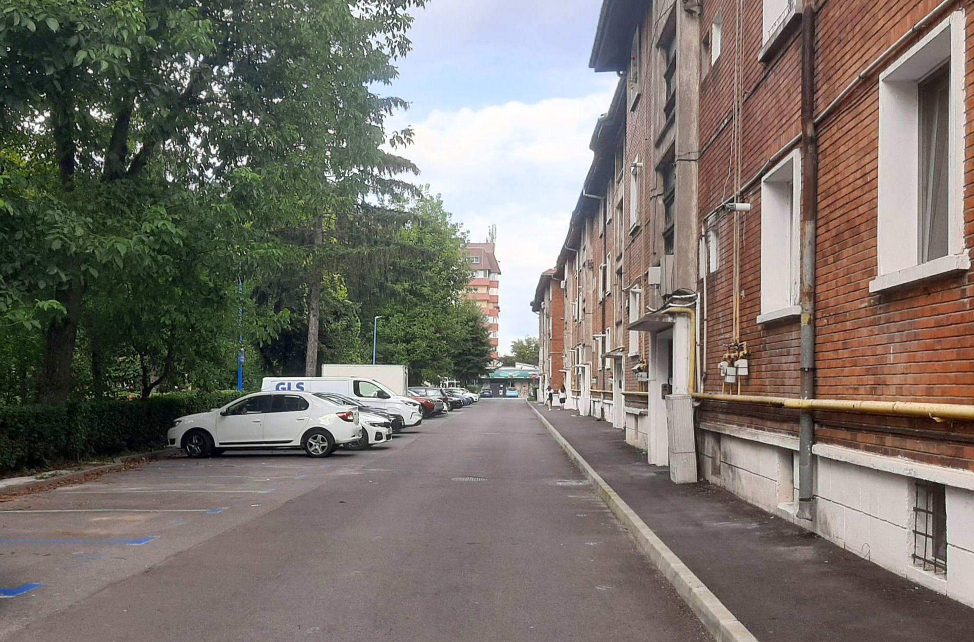 Apartament Renovat 2 Camere + Boxă 7 MP Vedere Superbă spre Tâmpa - 2