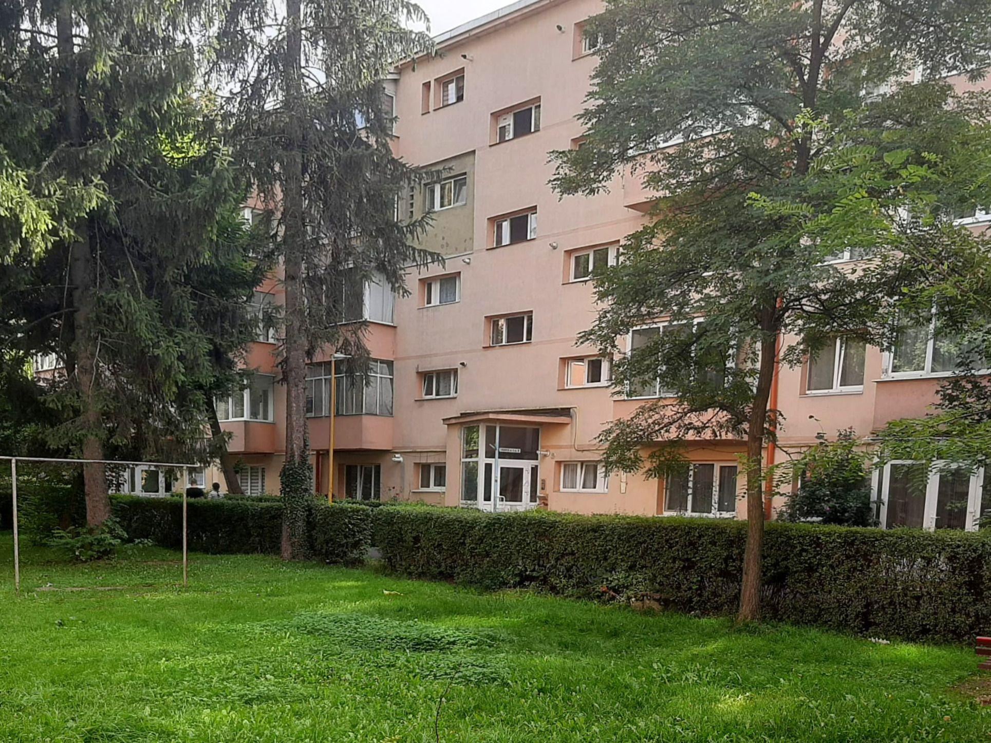 Apartament 2 camere 89000 EUR etaj intermediar foarte aproape de piata Astra - 1