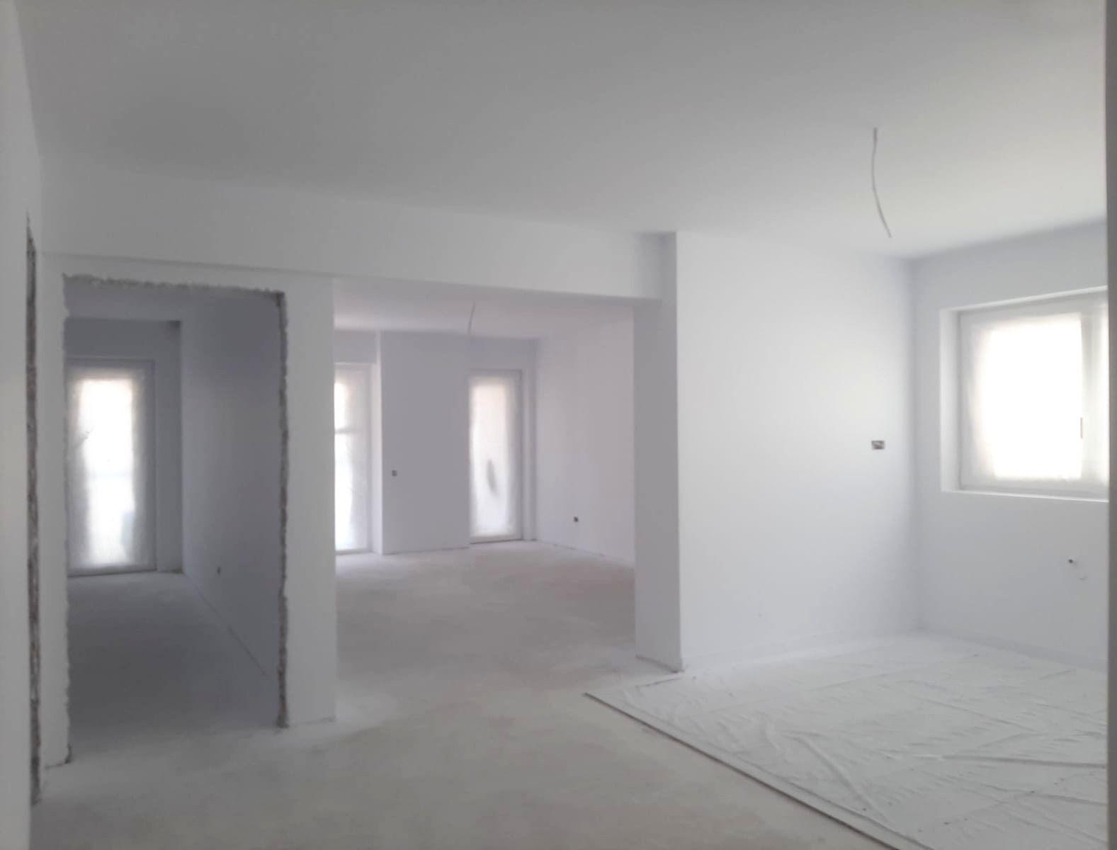 Apartament 3 camere 82 mp + 2 terase de 24 mp zona rezidentiala aerisita - 1