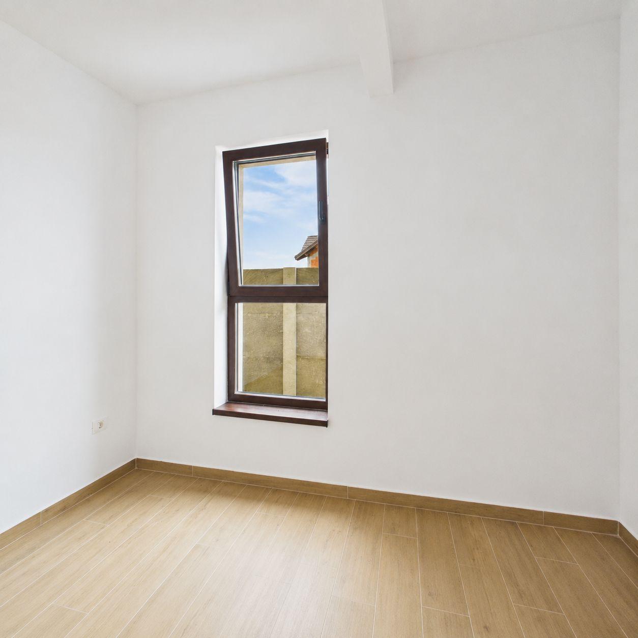 Casă individuală nouă | 3 dormitoare | Curte 300 mp | - 36