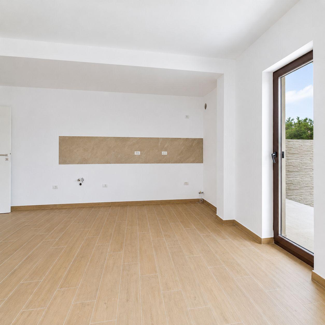 Casă individuală nouă | 3 dormitoare | Curte 300 mp | - 40