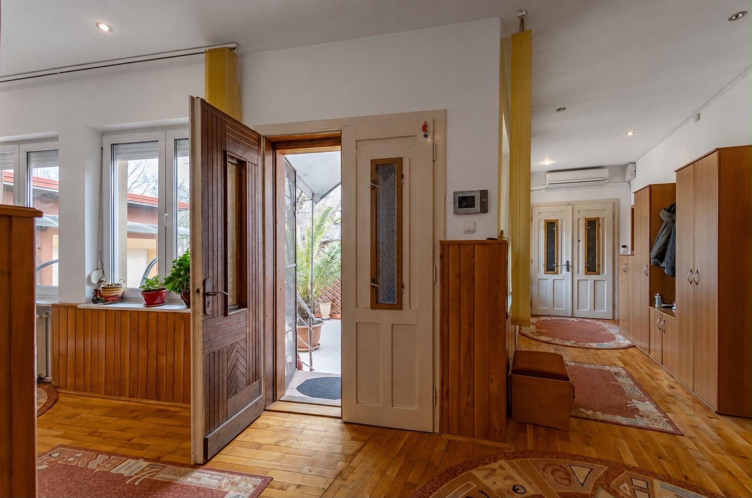 Casă 5 camere | 197 mp utili | 392 mp teren | Garaj | Central – Buziaș - 9