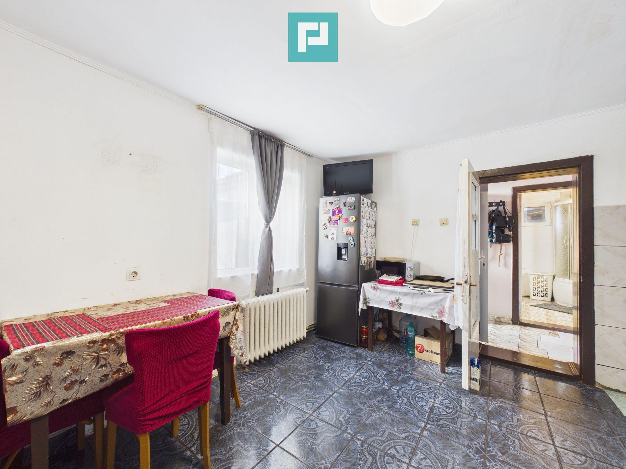 Casă cu 3 camere de vânzare în zona Bujac - 2