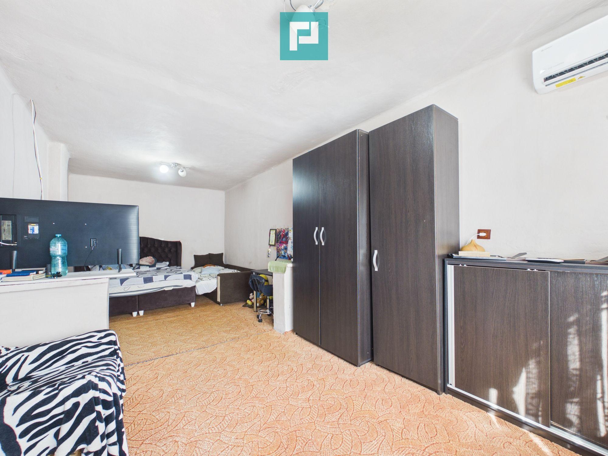 Casă cu 3 camere de vânzare în zona Bujac - 10