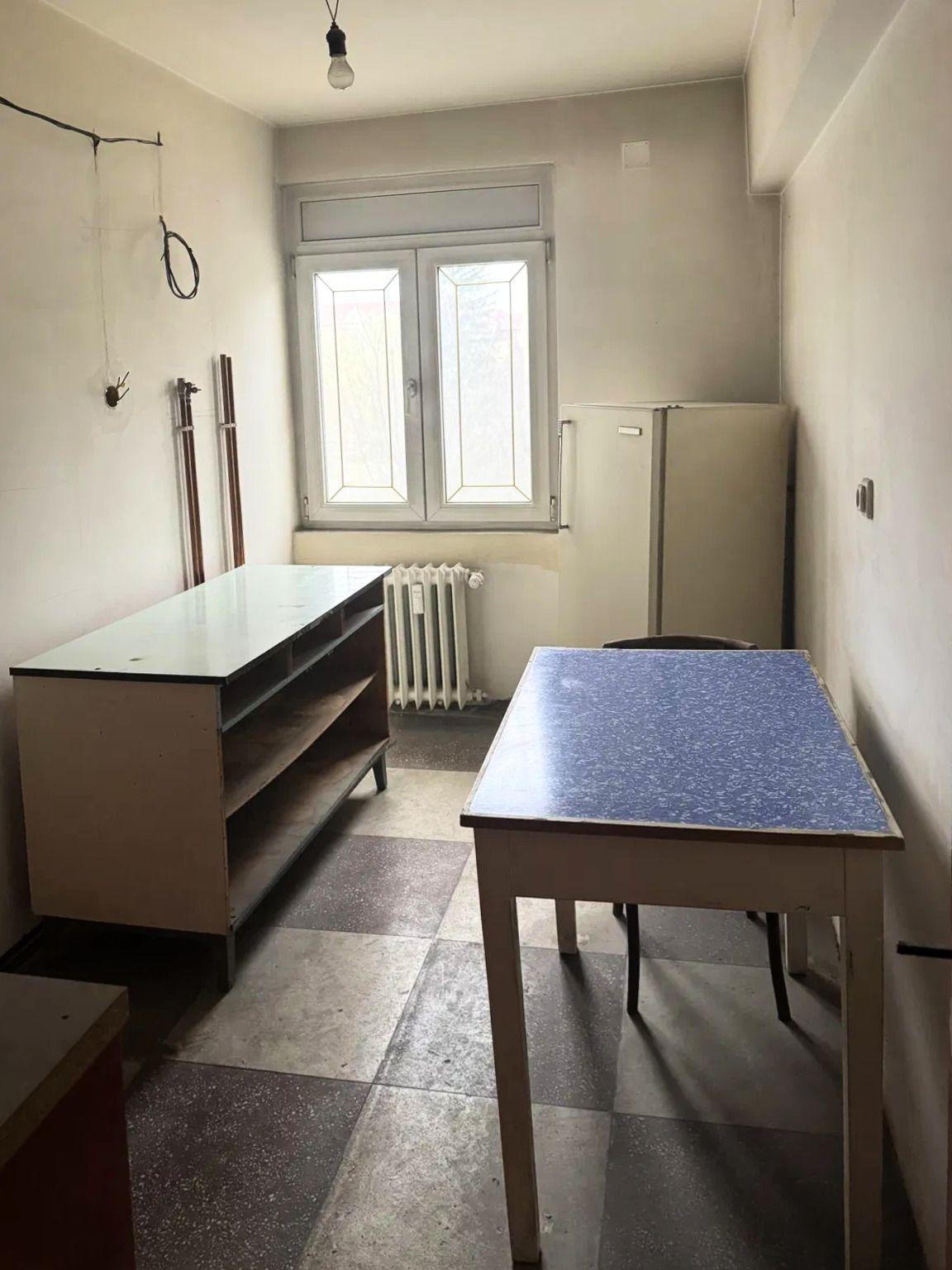 Apertament 2 camere disponibil pentru renovare totala zona Victoriei Garii - 3