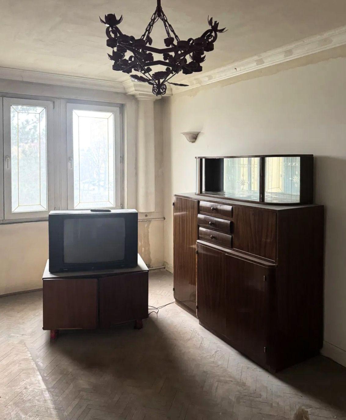 Apertament 2 camere disponibil pentru renovare totala zona Victoriei Garii - 1
