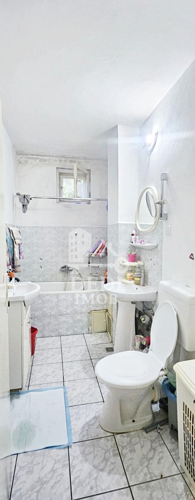 Apartament 2 camere de vanzare in zona Rogerius, Oradea - 7