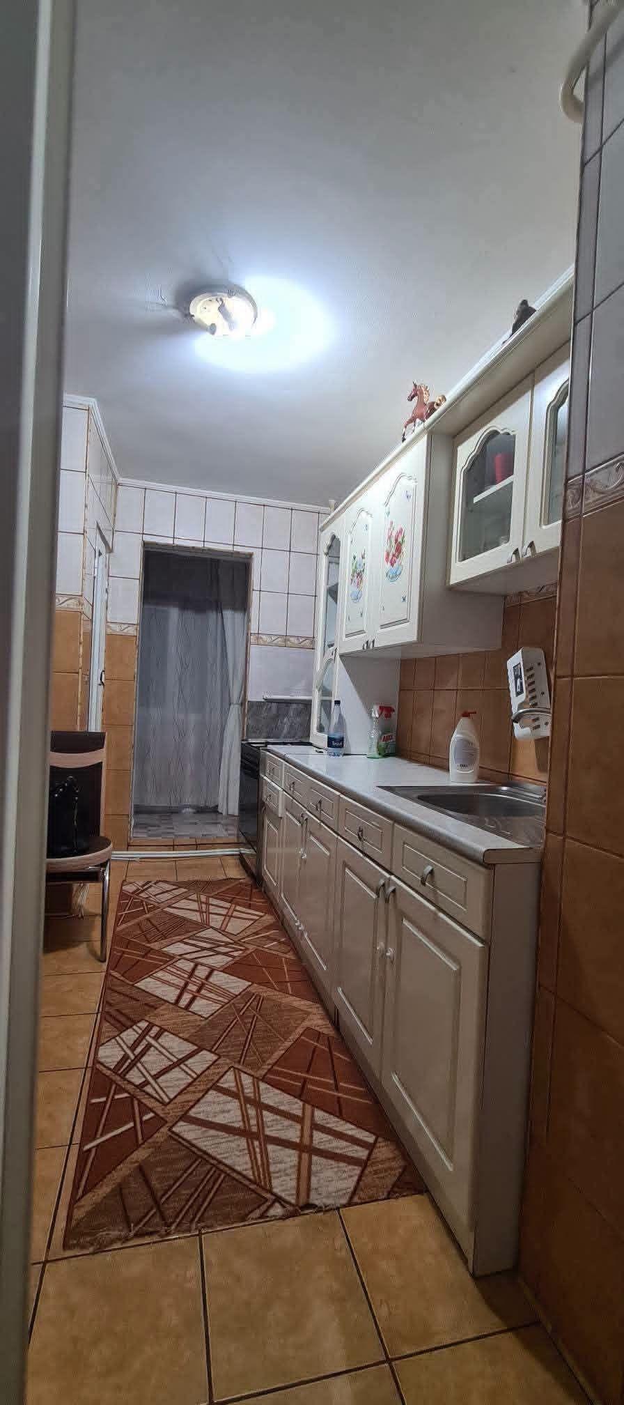 De vanzare apartament cu 2 camere, central, Bloc BR, et. 2, 76.000 euro - 9