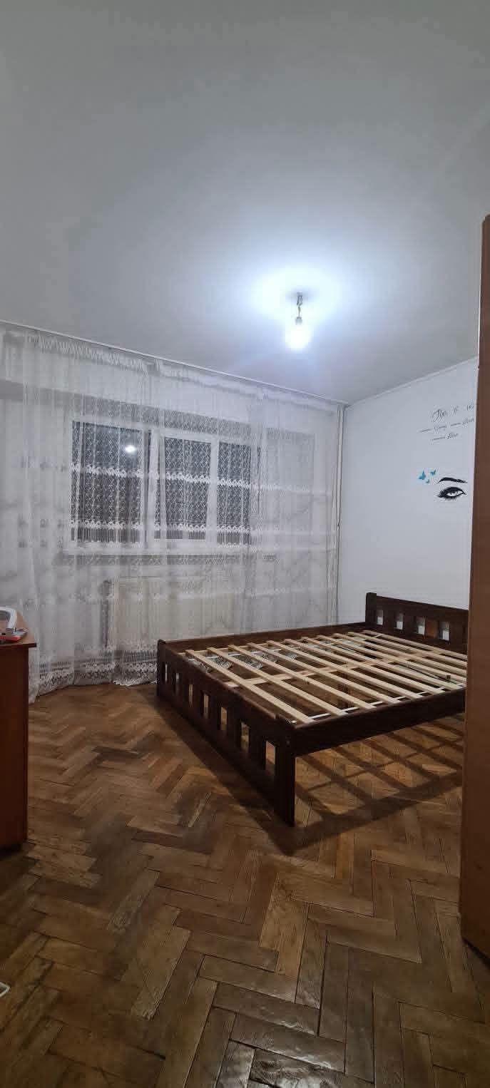 De vanzare apartament cu 2 camere, central, Bloc BR, et. 2, 76.000 euro - 3