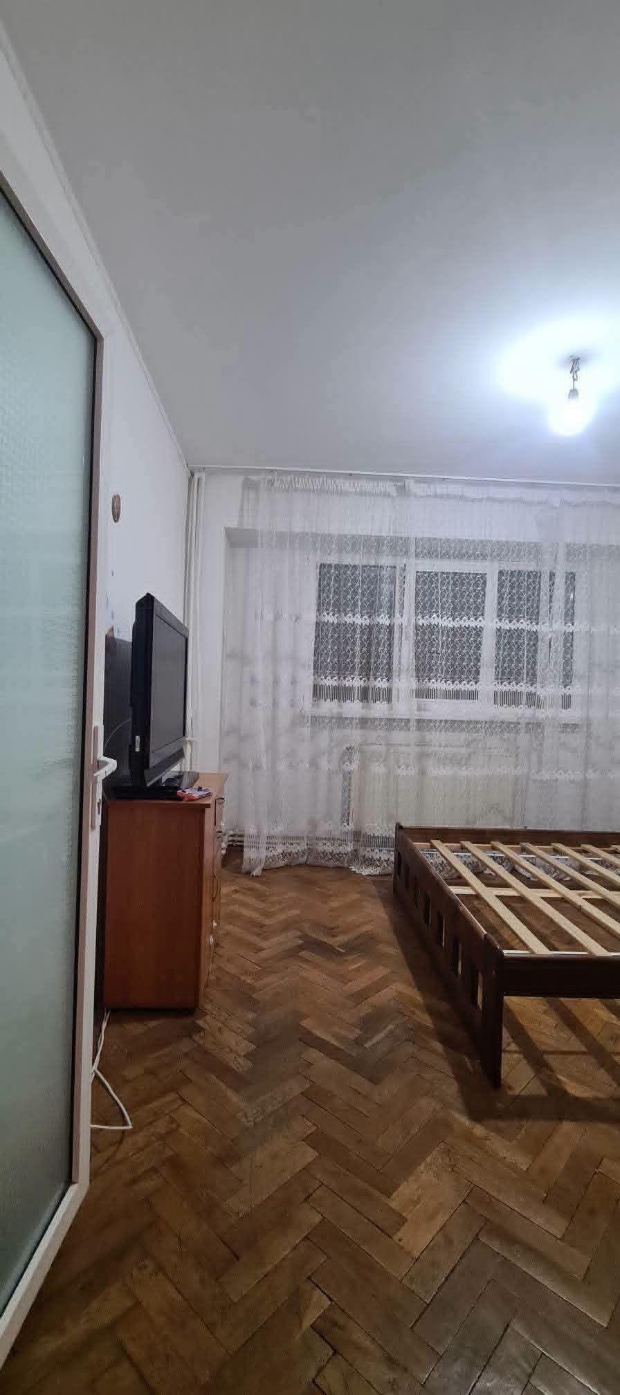De vanzare apartament cu 2 camere, central, Bloc BR, et. 2, 76.000 euro - 4