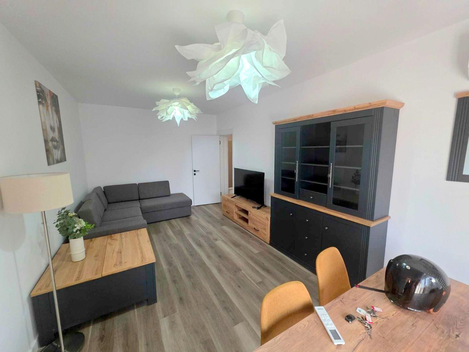 De inchiriat apart. cu 3 camere, zona Facultatea de Mecanica, et. 1, 775 eu - 2