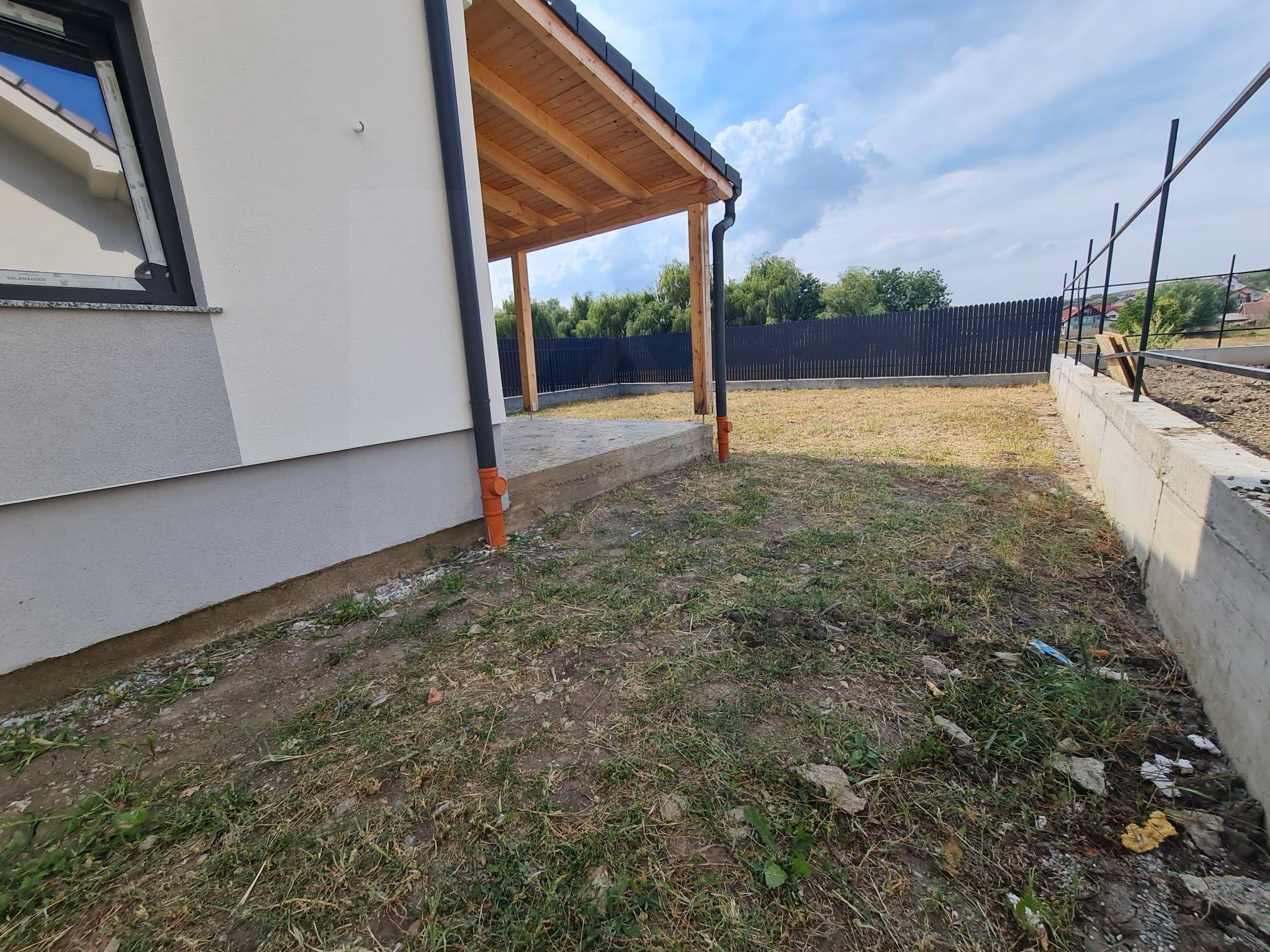 Casa 4 camere 2 bai terasa acoperita si teren 334 mp in Sura Mare - 10