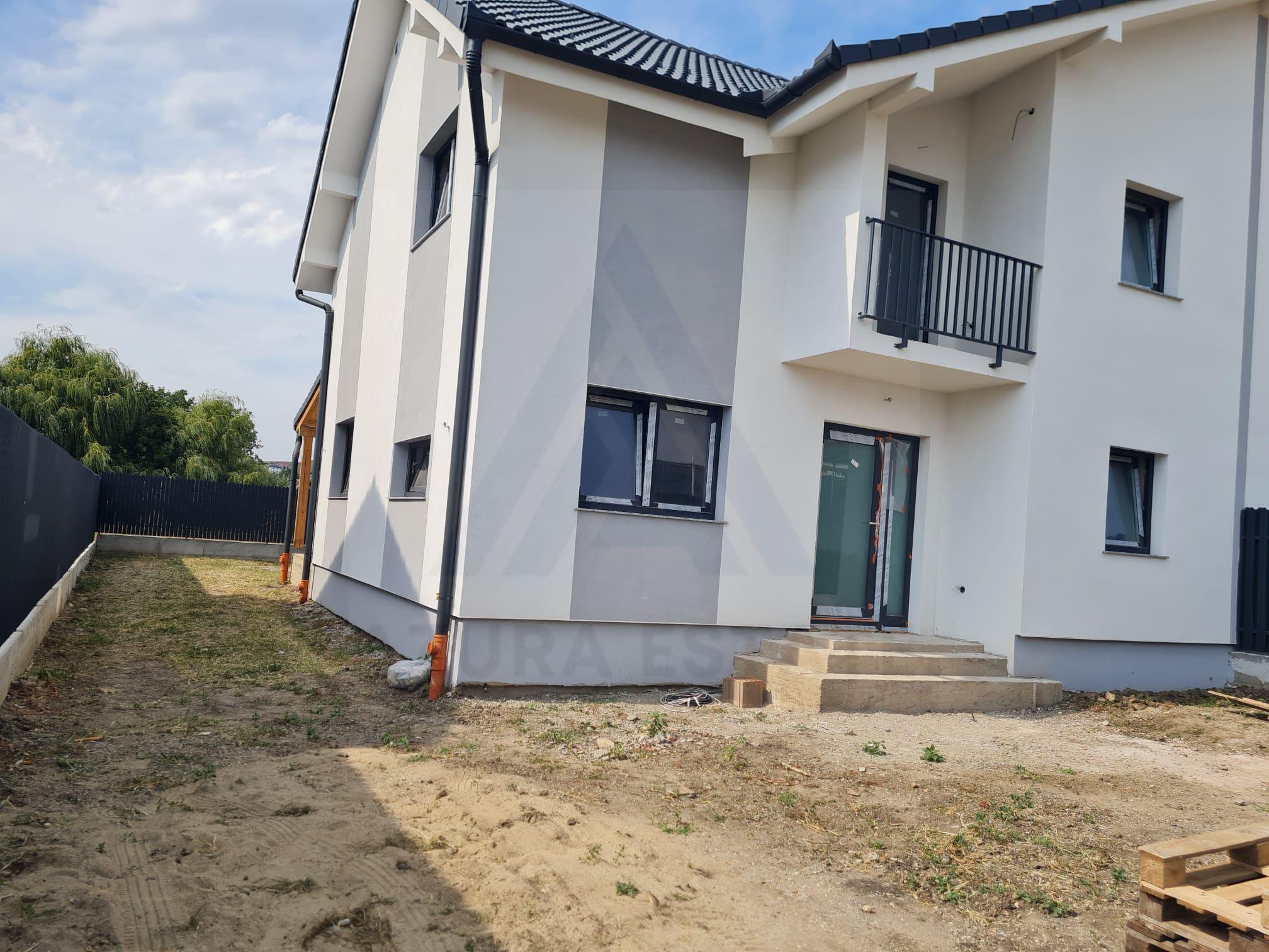 Casa 4 camere 2 bai terasa acoperita si teren 334 mp in Sura Mare - 2