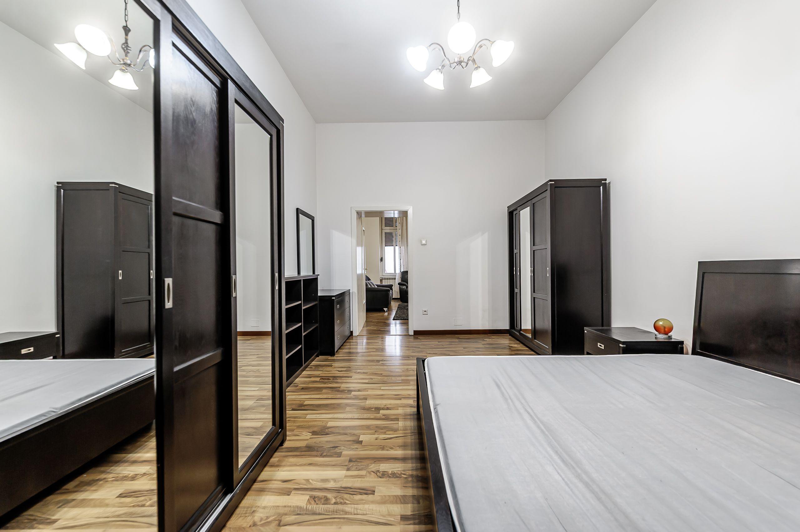PRET NOU! Apartament 2 camere - Etaj 1 - Palatul Neumann - COMISION 0 - 2