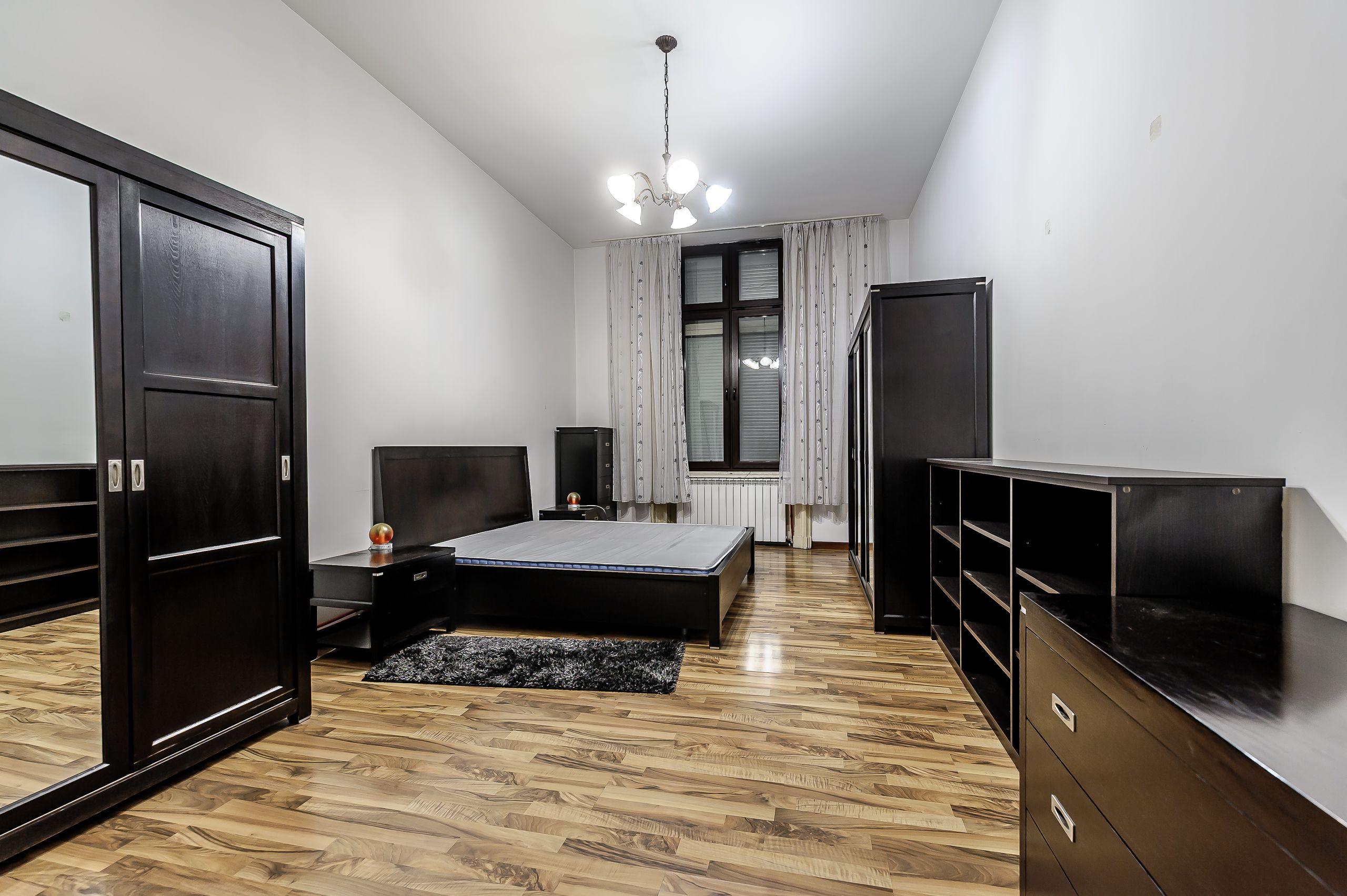 PRET NOU! Apartament 2 camere - Etaj 1 - Palatul Neumann - COMISION 0 - 2