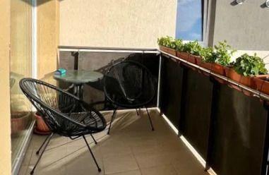 Un apartament în care priveliștea către Tâmpa face parte din experiența de zi cu - 2