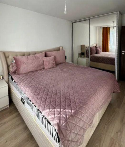 Un apartament în care priveliștea către Tâmpa face parte din experiența de zi cu - 6