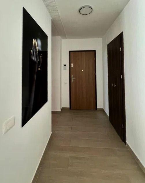Un apartament în care priveliștea către Tâmpa face parte din experiența de zi cu - 5