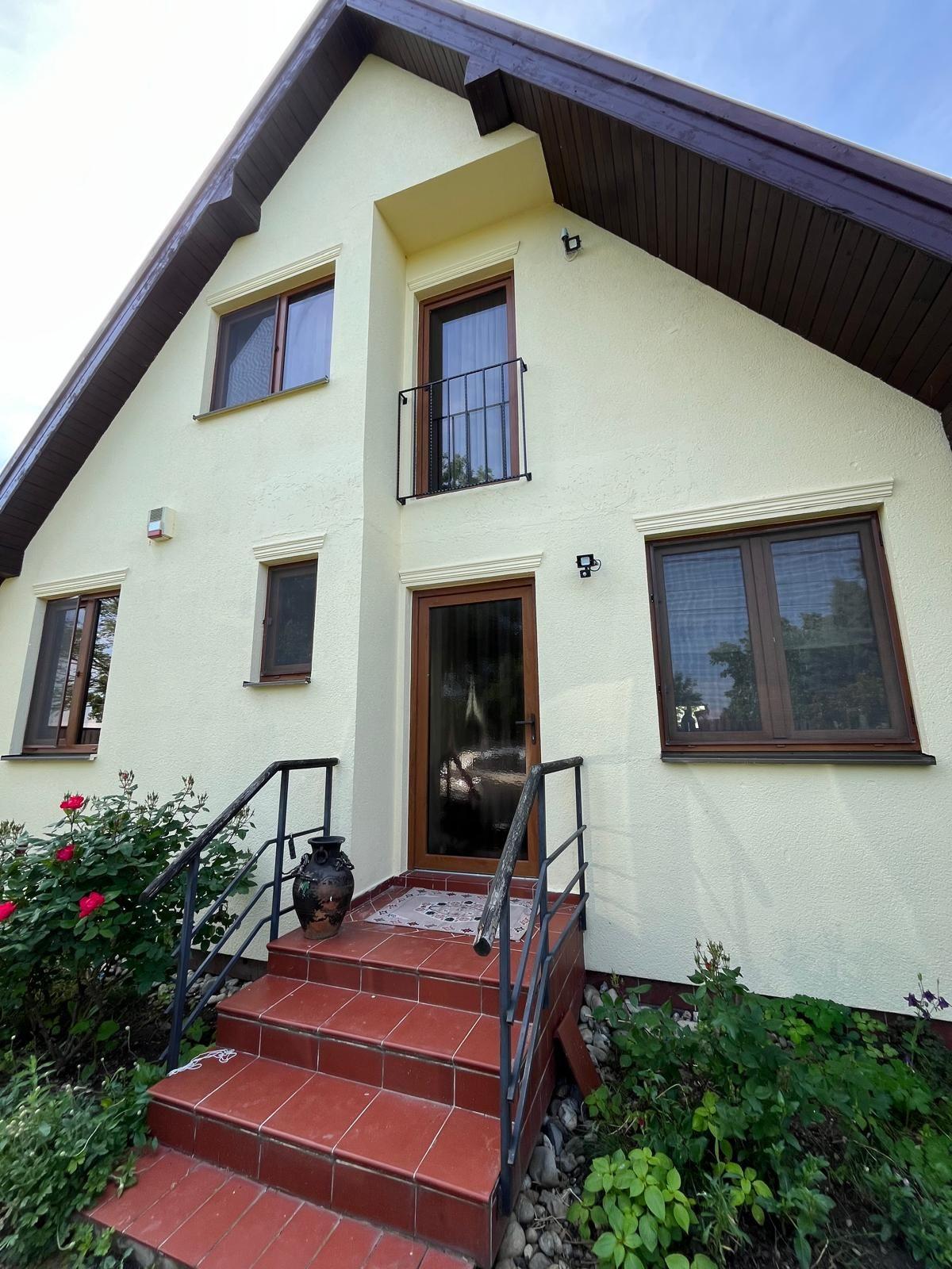 Casă elegantă, spațioasă, ideală pentru familie – Sanmihaiu Roman - 2