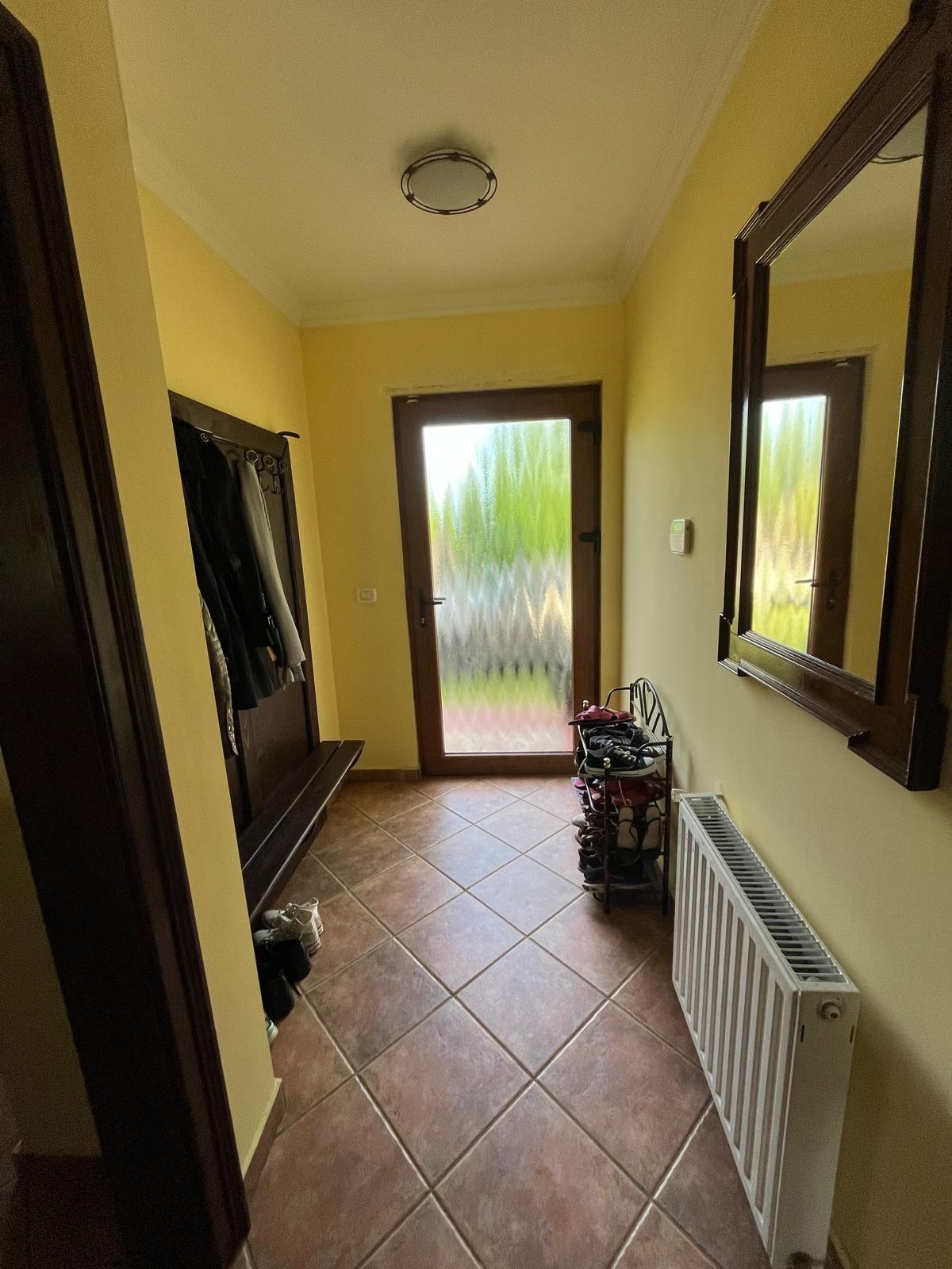 Casă elegantă, spațioasă, ideală pentru familie – Sanmihaiu Roman - 15