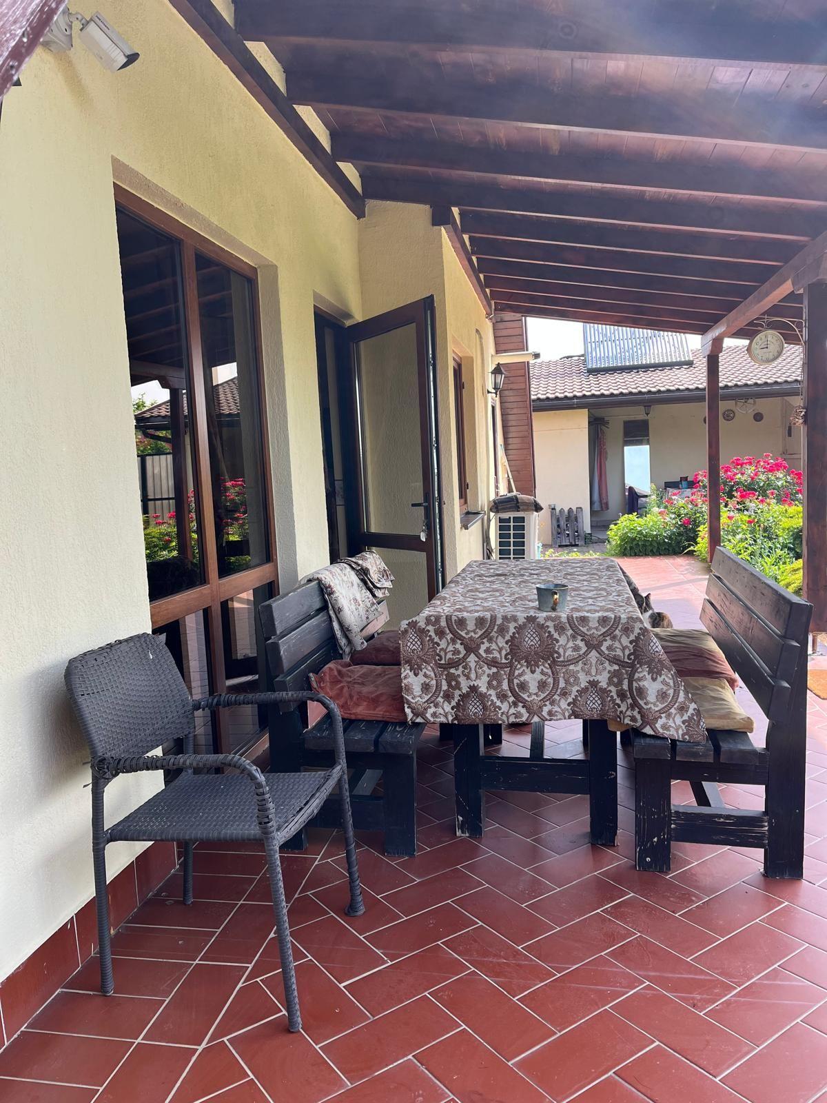 Casă elegantă, spațioasă, ideală pentru familie – Sanmihaiu Roman - 22