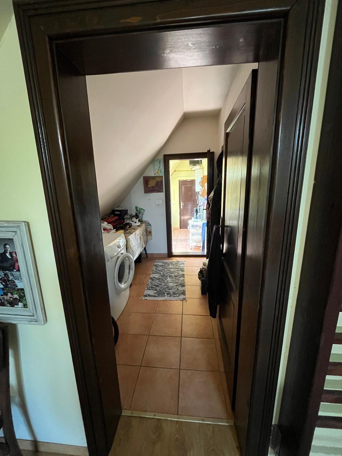 Casă elegantă, spațioasă, ideală pentru familie – Sanmihaiu Roman - 17
