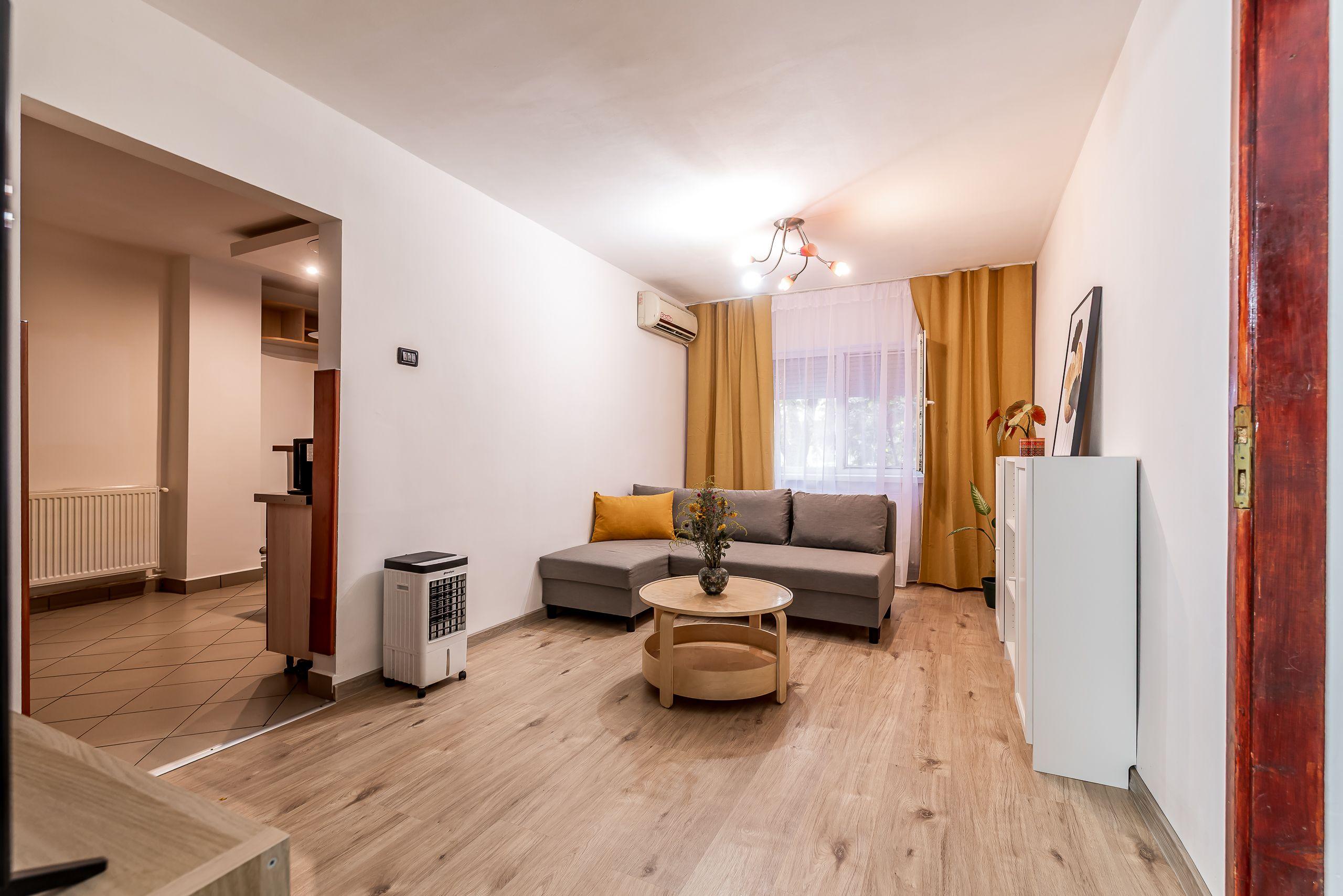 Apartament 4 camere la parter, acces direct din stradă in Micalaca - 1