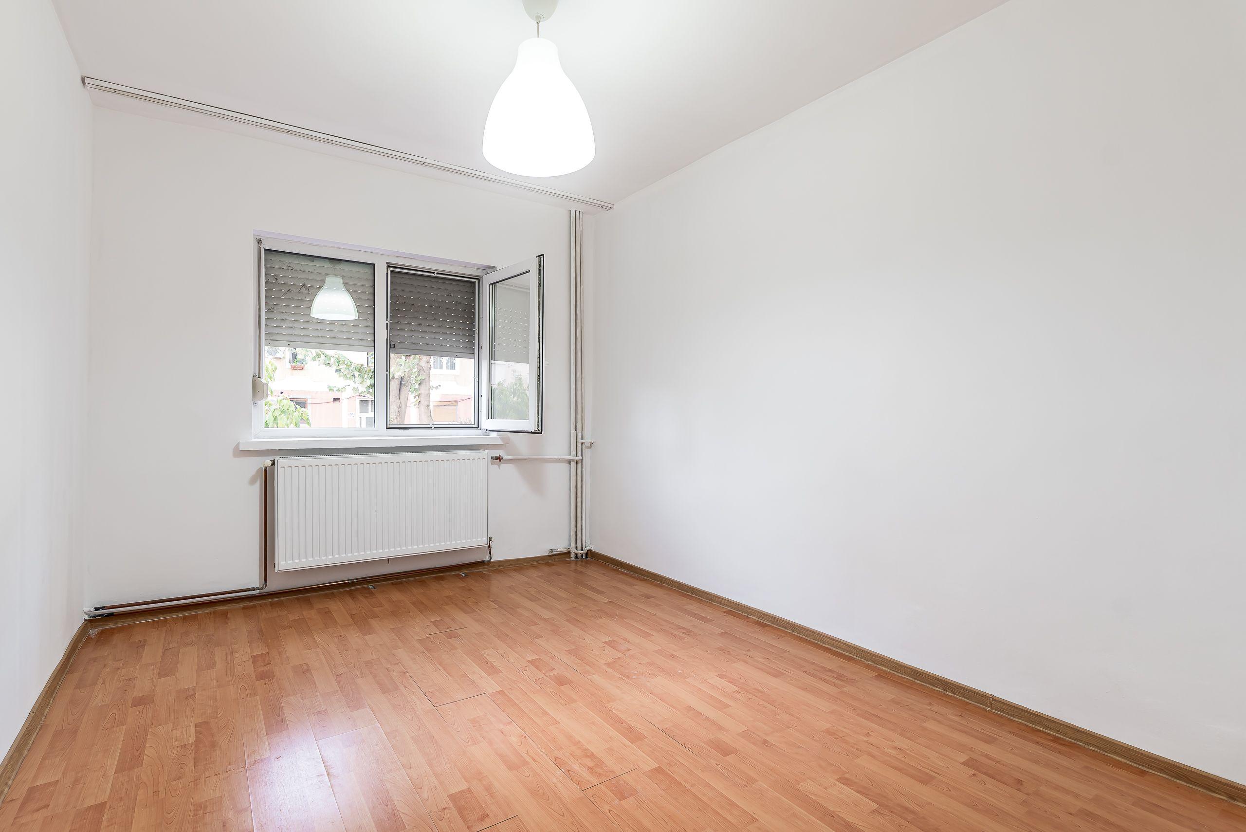 Apartament 4 camere la parter, acces direct din stradă in Micalaca - 9