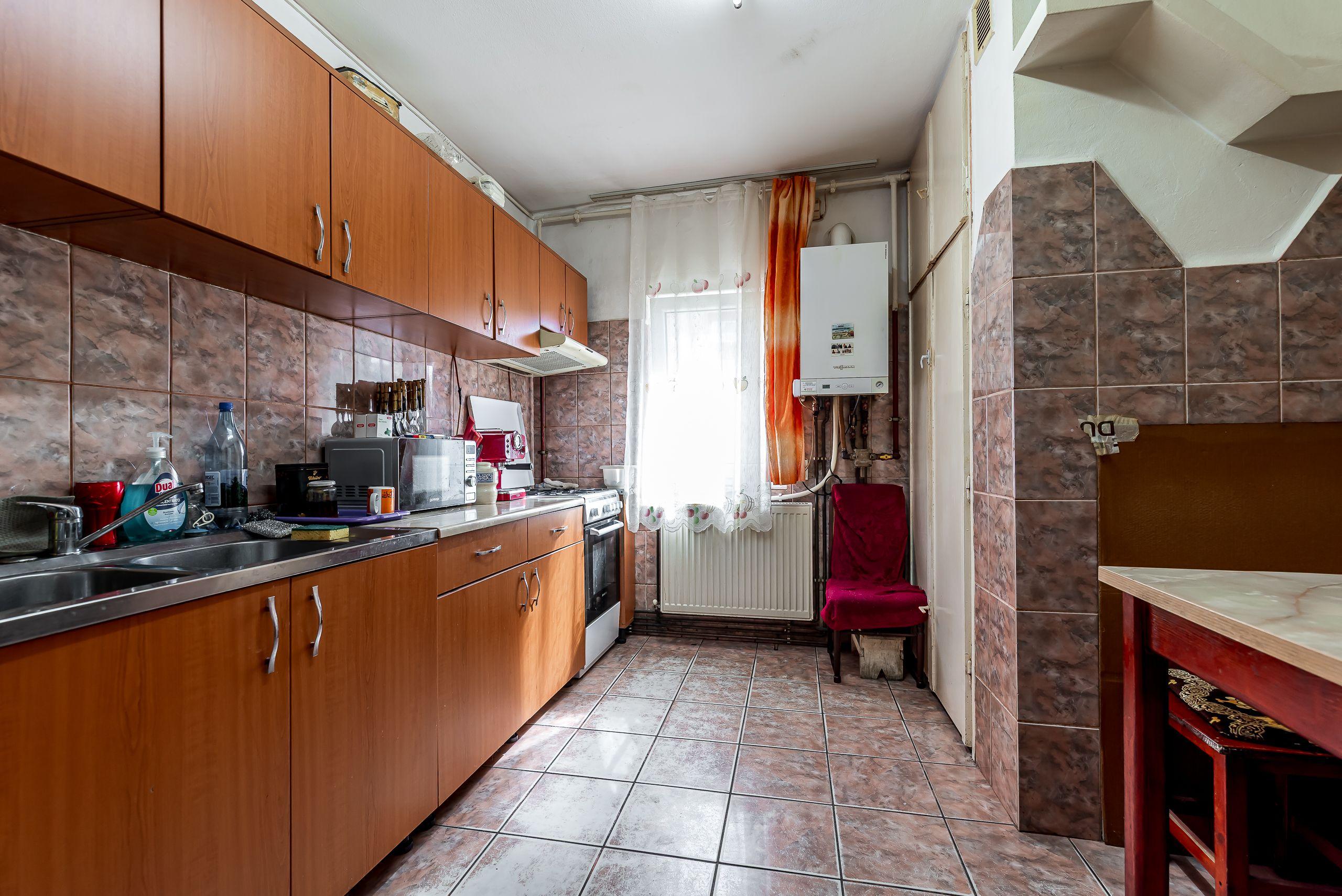 Apartament cu 3 camere decomandat la parter in Confectii Comision 0% - 2