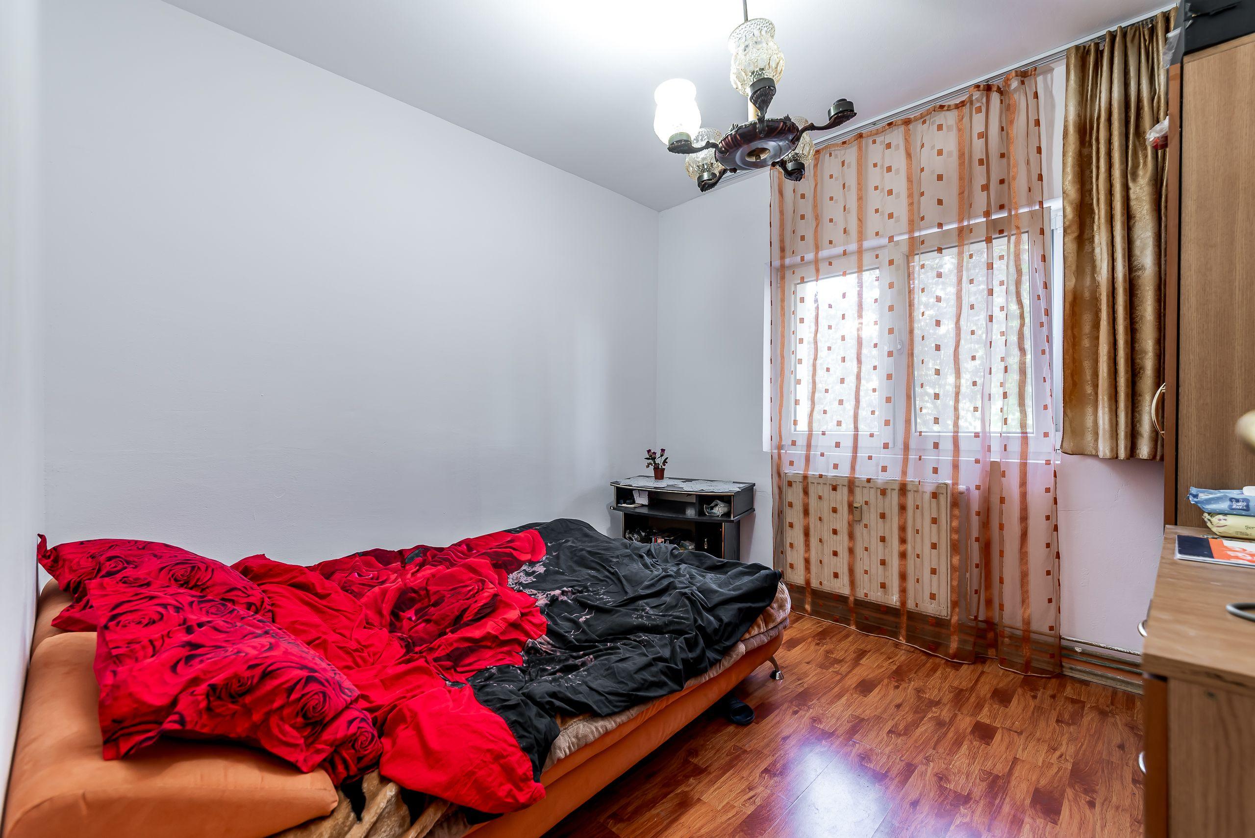 Apartament cu 3 camere decomandat la parter in Confectii Comision 0% - 6
