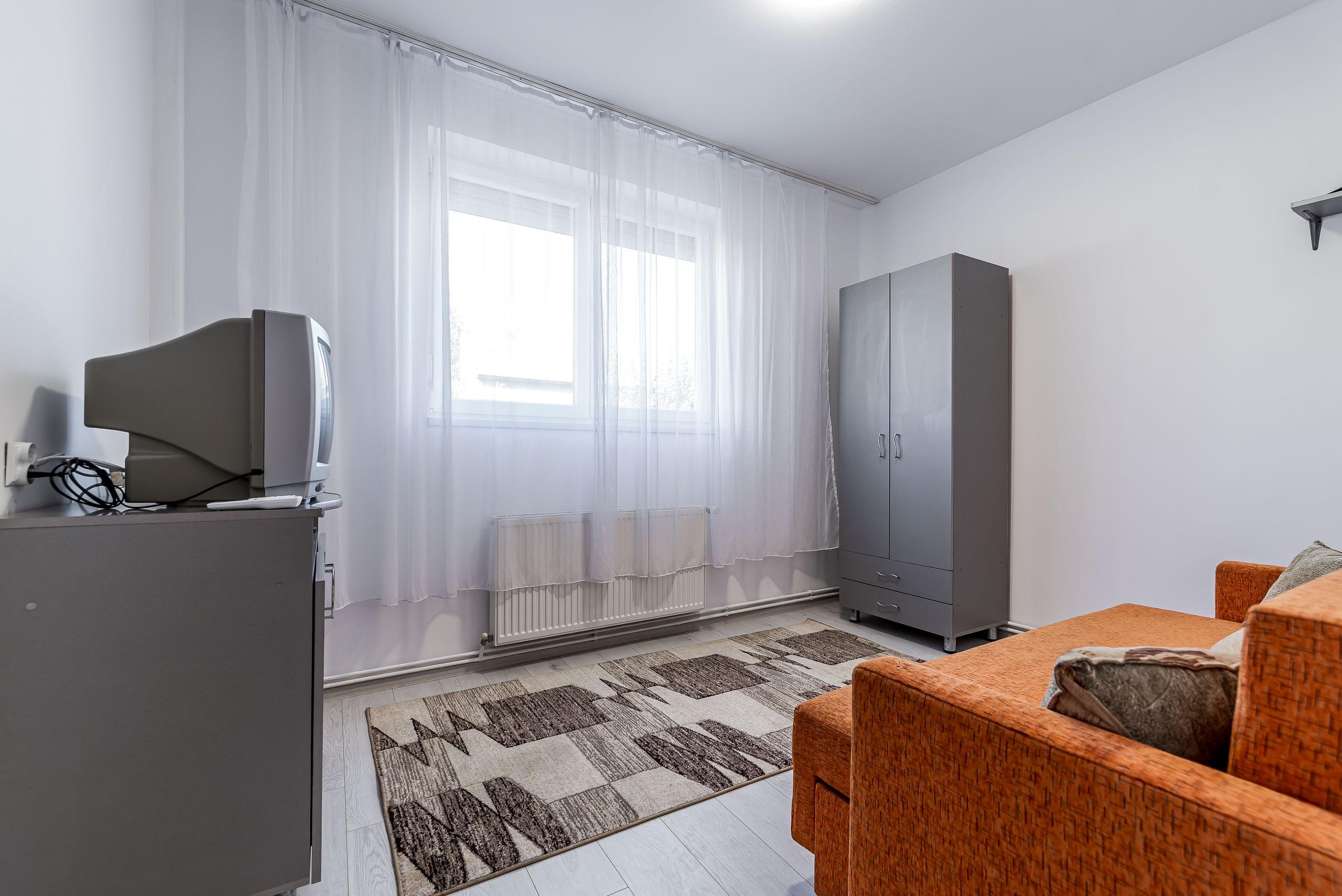 Apartament la cheie cu 2 camere la casa in Parneava Comision 0% - 9