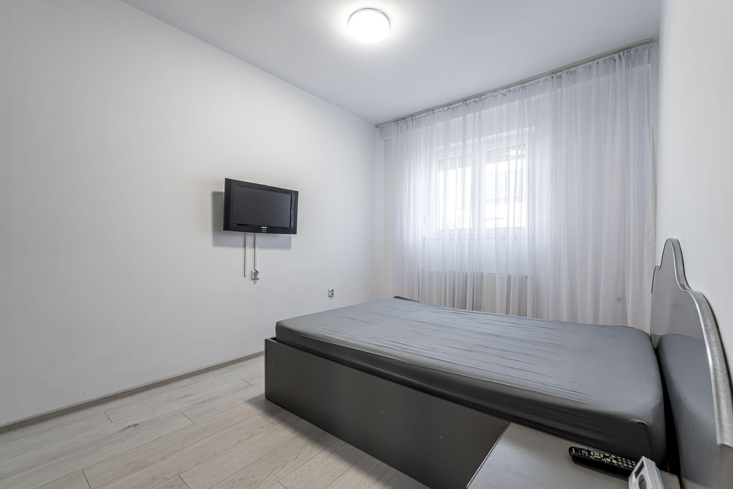 Apartament la cheie cu 2 camere la casa in Parneava Comision 0% - 5